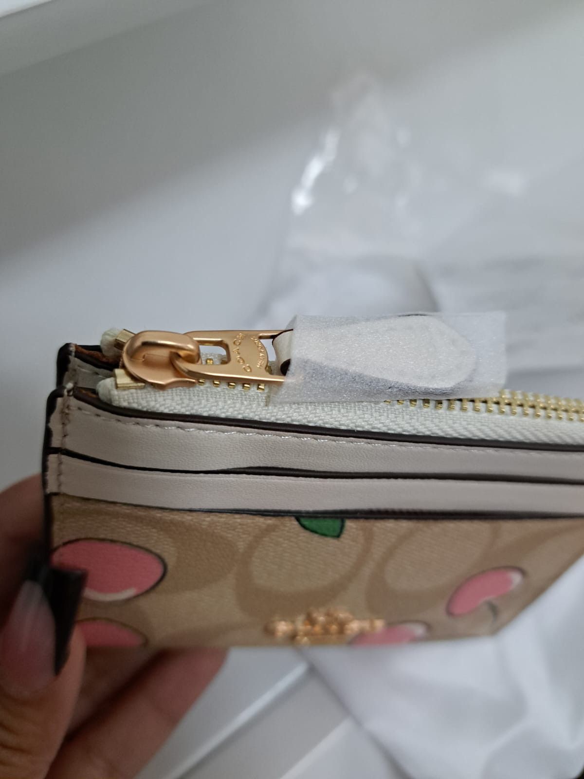 Coach Coach Skinny Cherry ID Card Case With Keychain Size ONE SIZE - 4 Thumbnail