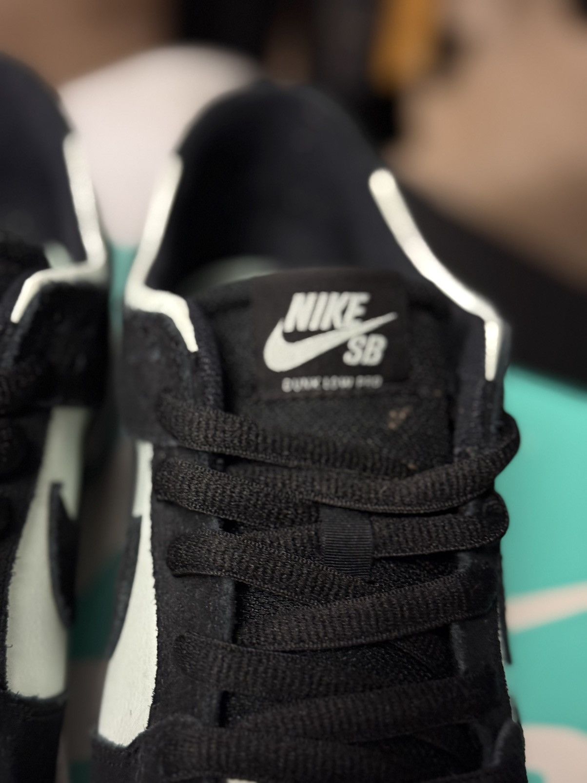 Nike Nike SB Zoom Dunk Low Pro 'Barely Green' 854866-003 Size 11 Size US 11 / EU 44 - 17 Thumbnail