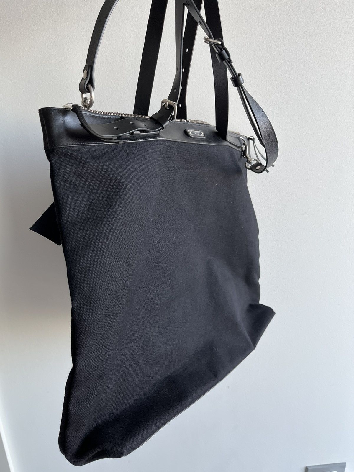 Saint Laurent Paris Rare Saint Laurent $2K Super Runway ID Convertible Bag XL Size ONE SIZE - 19 Thumbnail
