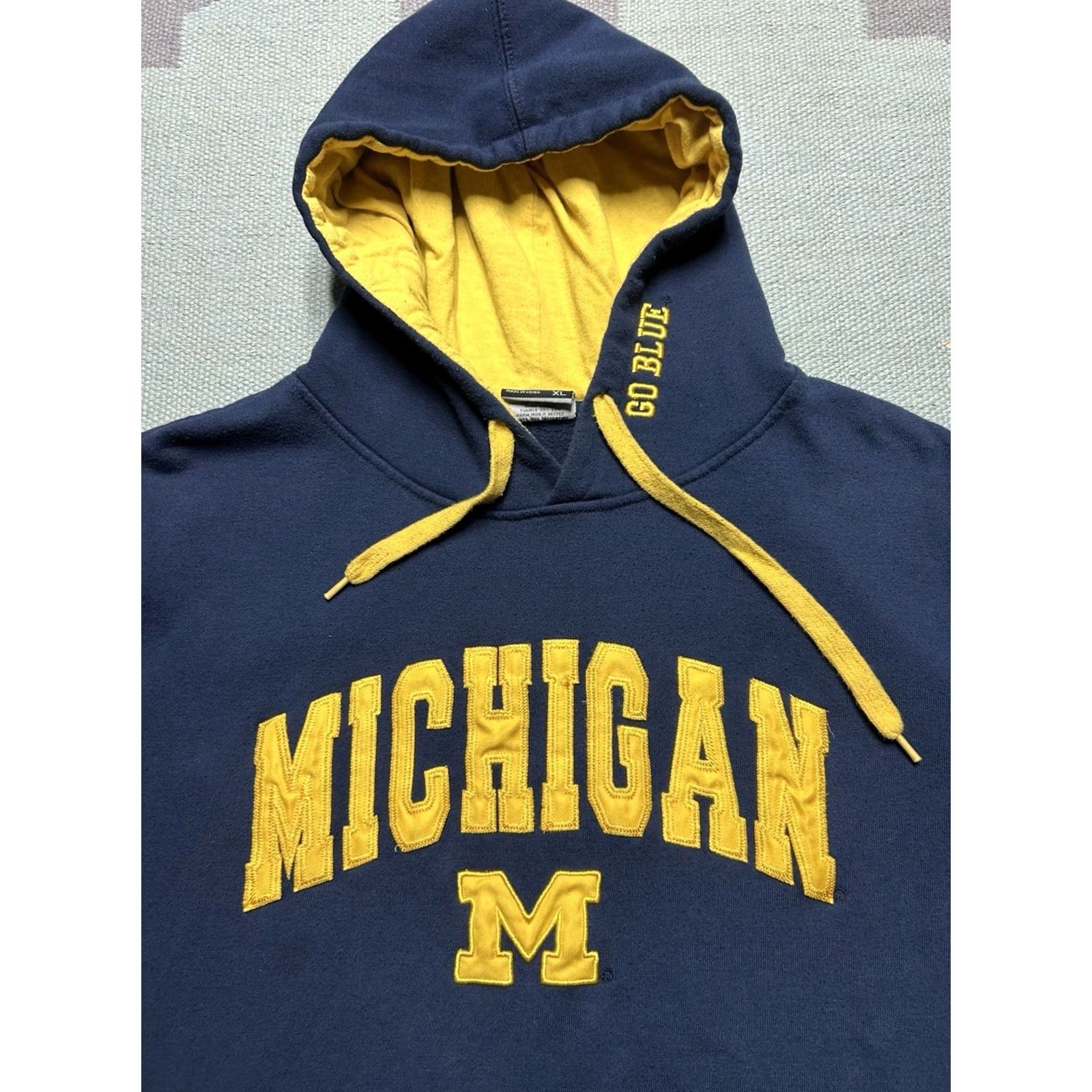 NCAA VINTAGE University of Michigan Wolverines NCAA Women’s XL Pullover Hoodie Sweatshirt Blue Size XL / US 12-14 / IT 48-50 - 2 Thumbnail