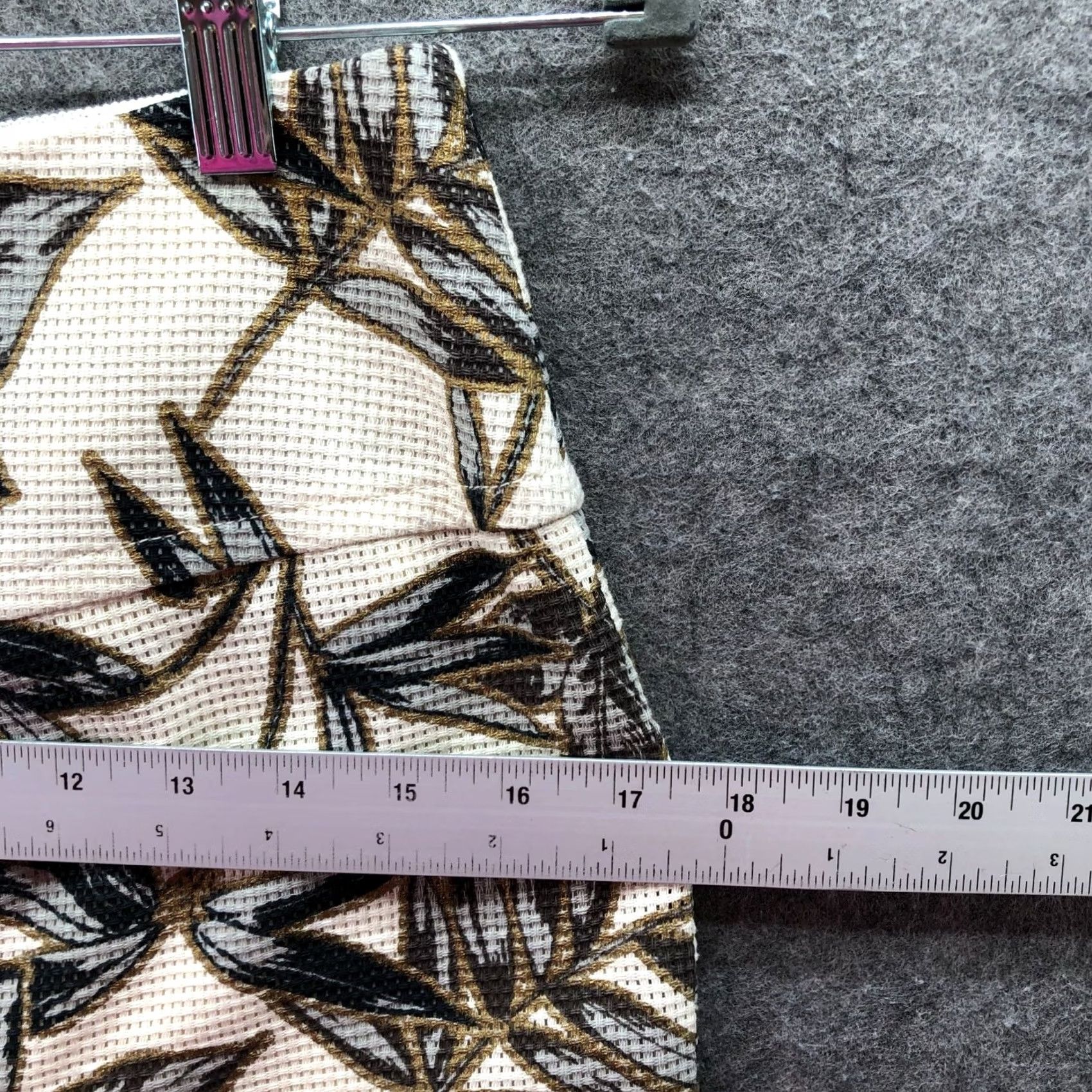 J.Crew J. Crew Leaf Print Pencil Skirt Womens 0 Beige Cotton Perforated Palm Knee Length Lined Zip Back Slit Size 25" / US 0 / IT 36 - 7 Thumbnail