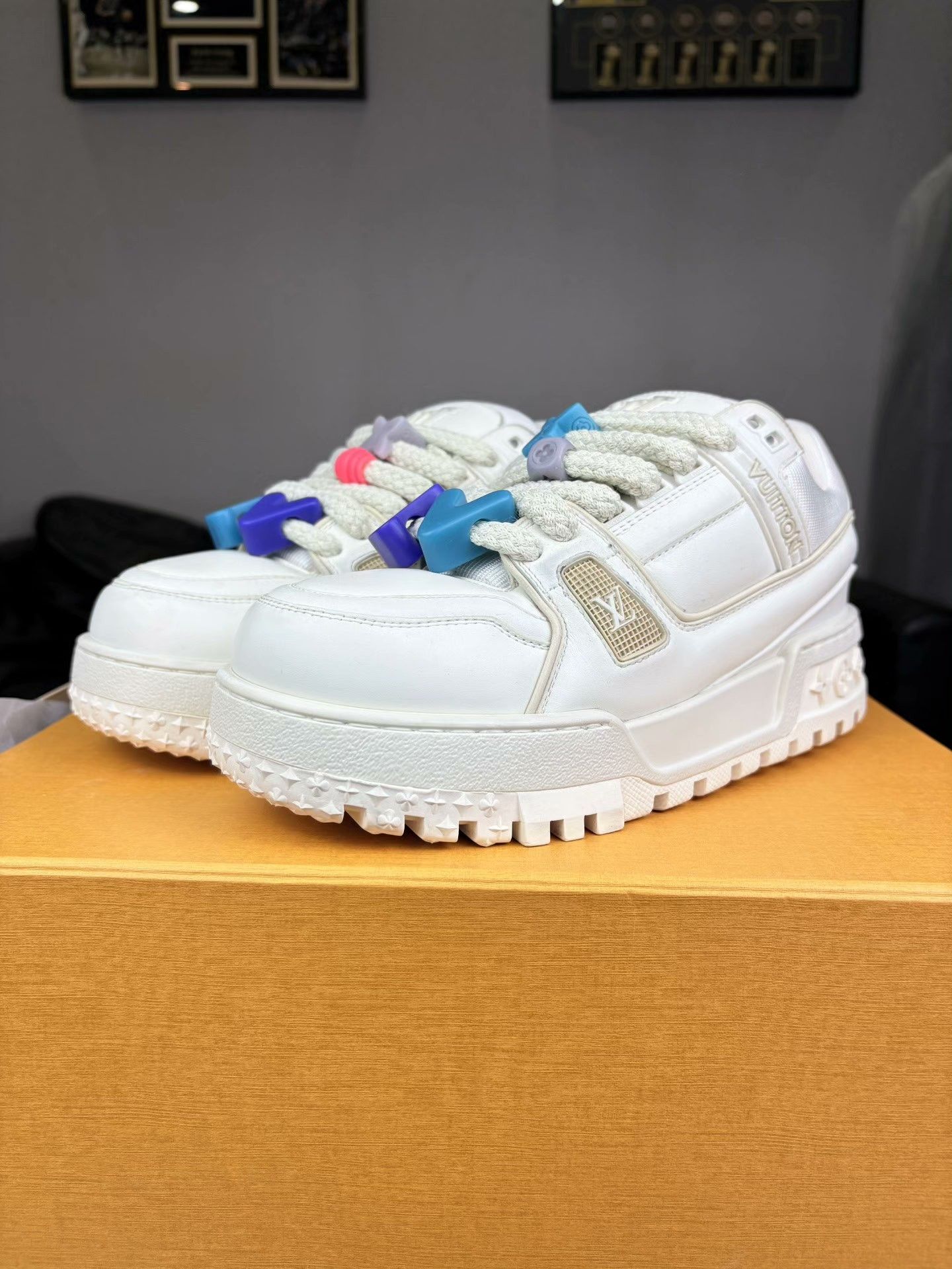Louis Vuitton Louis Vuitton Training White Lowtop Sneakers 37 Women Size US 6.5 / IT 36.5 - 1 Thumbnail