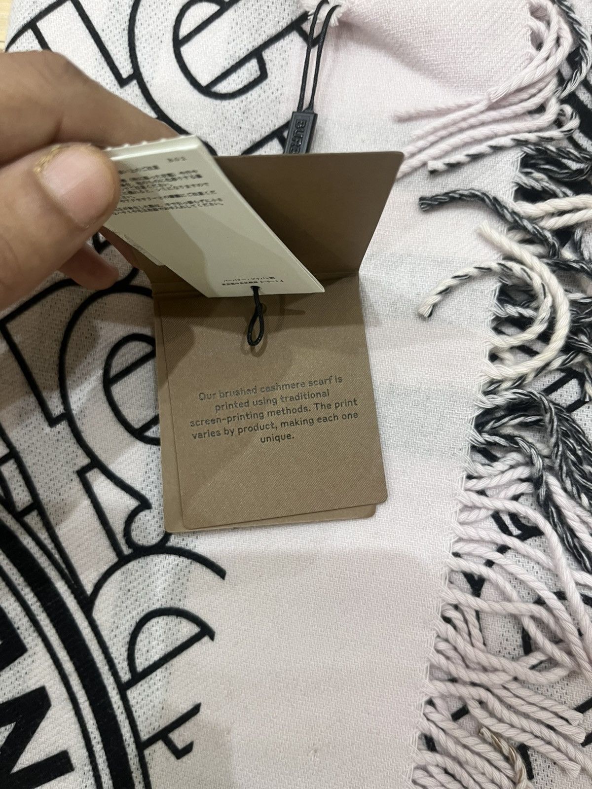 Burberry Burberry Giant Check Circular Print Cashmere Scarf Size ONE SIZE - 6 Thumbnail