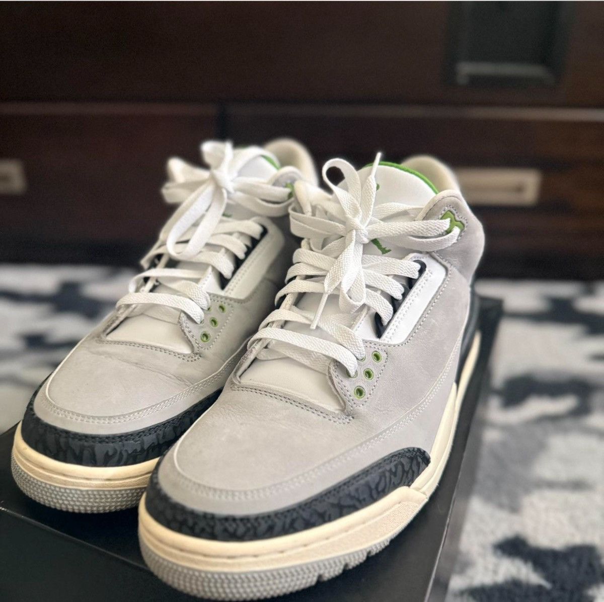 Jordan Brand Air Jordan 3s chlorophyll Size US 11 / EU 44 - 3 Thumbnail