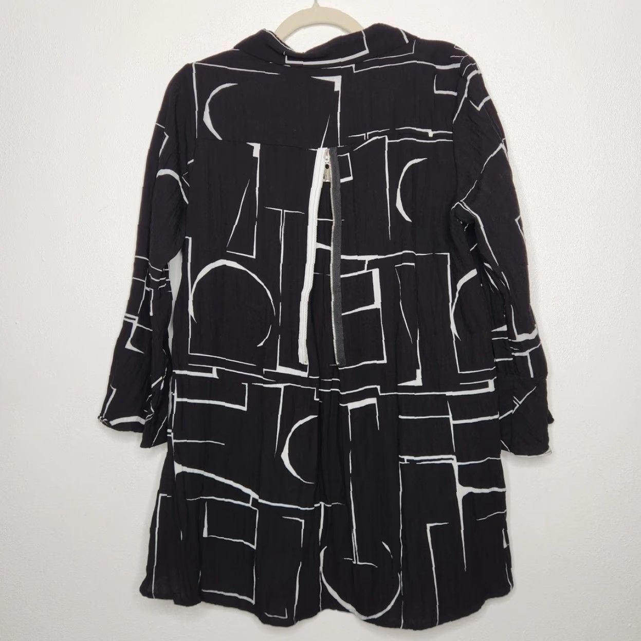 Vintage VINTAGE Black White Abstract Art Geometric Modernism Modernist Shirt Blouse L Size L / US 10 / IT 46 - 5 Thumbnail