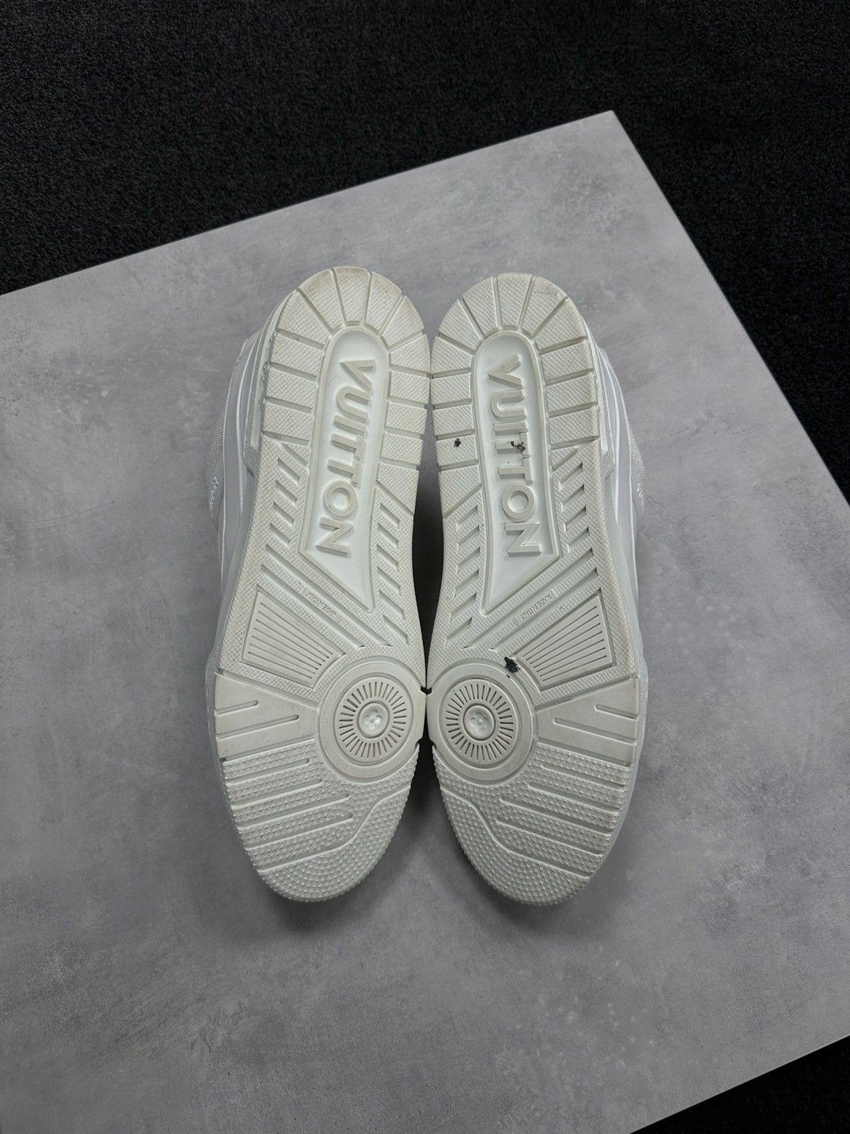 Louis Vuitton Louis Vuitton LV Leather Trainer White LV11 Size US 12 / EU 45 - 3 Thumbnail