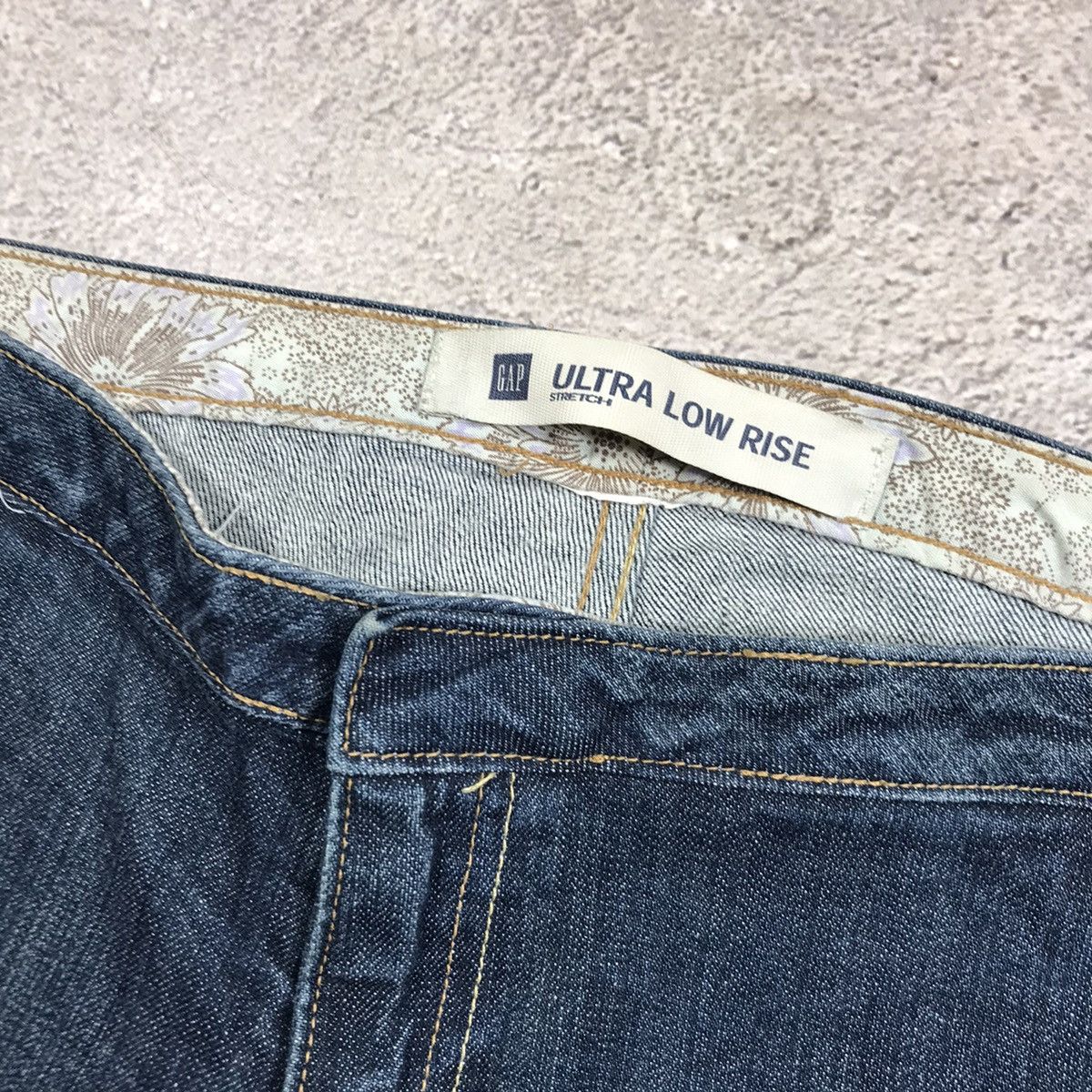 Vintage Vintage 90s Gap Baggy Distressed Flared Jeans Grunge Logo 30 Size 30" / US 8 / IT 44 - 4 Thumbnail