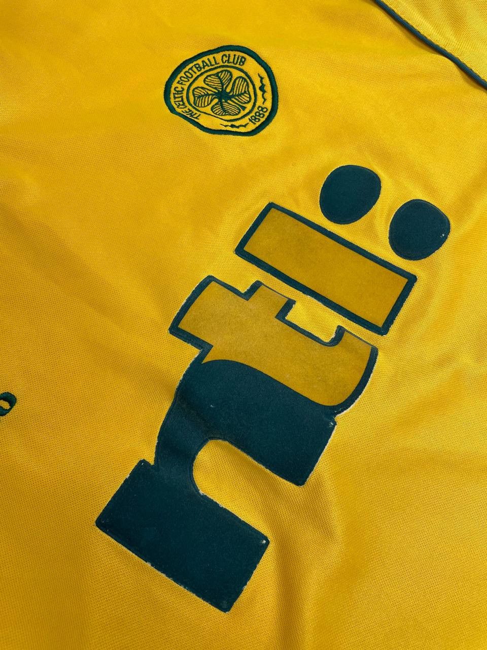 Umbro Vintage Umbro Celtic 2000 2002 Away Football Shirt Jersey Size US XL / EU 56 / 4 - 5 Thumbnail