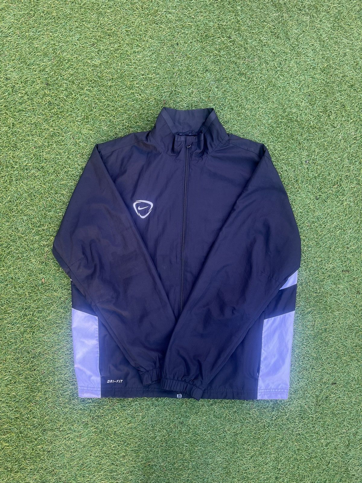Nike × Vintage Nike Black Vintage Track Windbreaker Size US XL / EU 56 / 4 - 1 Thumbnail
