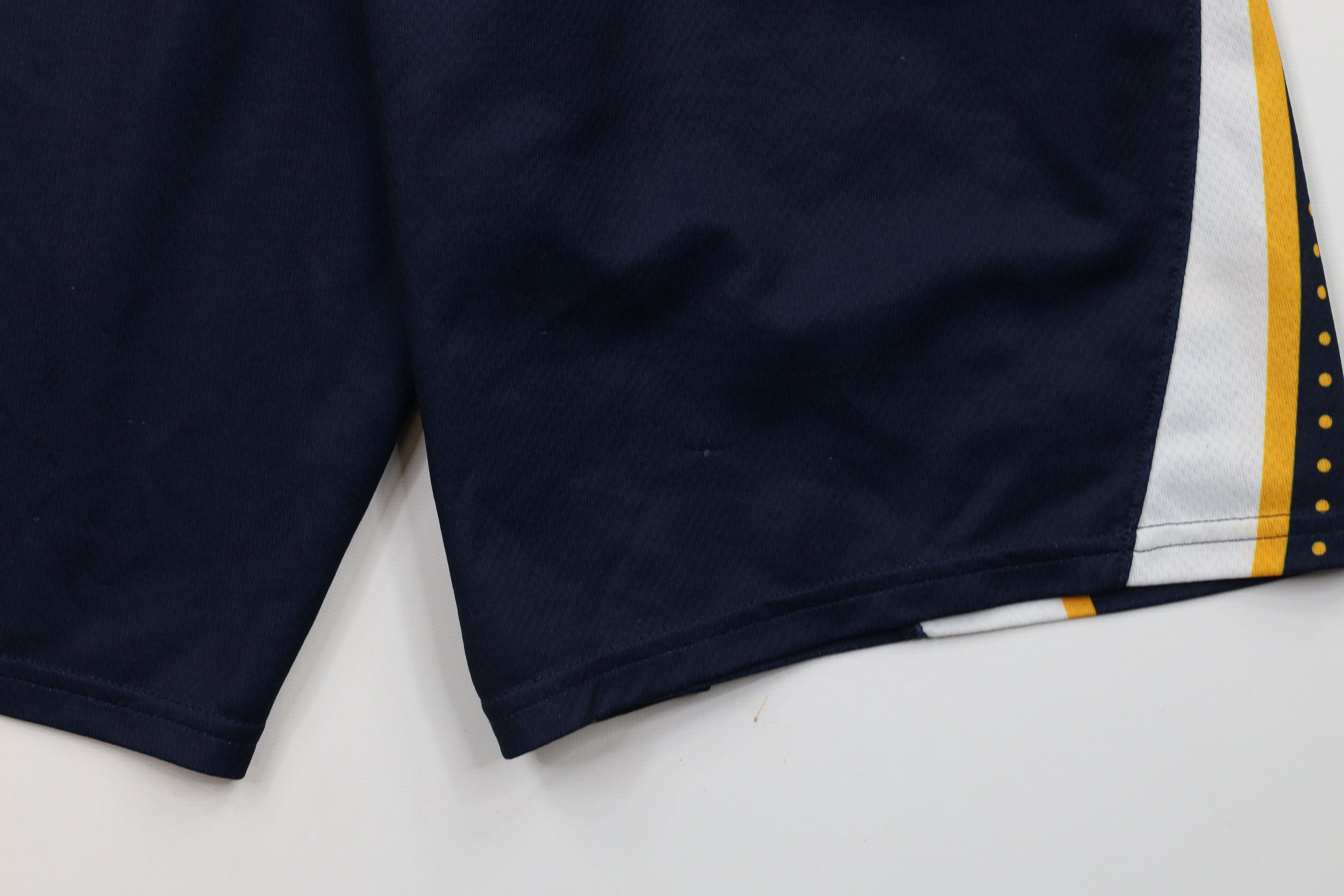 Nike × Vintage Nike Issued University of Toledo Basketball Shorts Blue Size US 30 / EU 46 - 13 Thumbnail