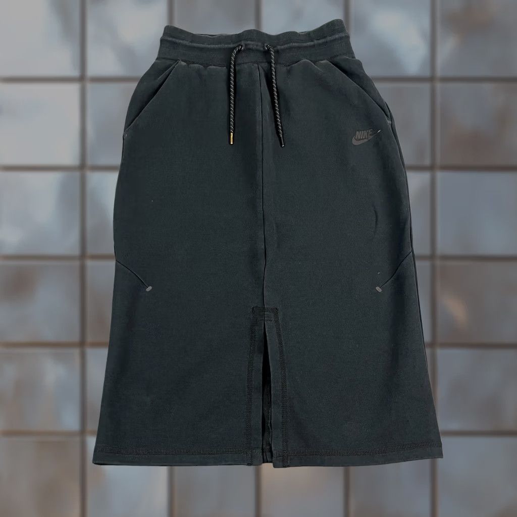 Nike Nike Womens Midi Skirt Front Slit Tech Fleece Black Small Size 28" / US 6 / IT 42 - 1 Thumbnail