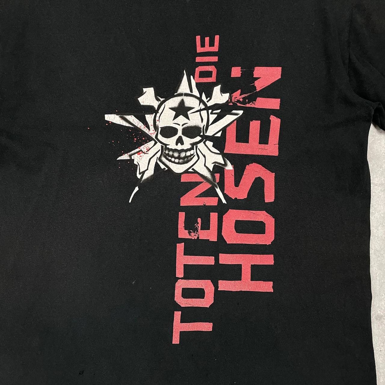 Band Tees Vintage Die Toten Hosen Band Thrashed T Shirt Faded Black Size US XL / EU 56 / 4 - 11 Thumbnail