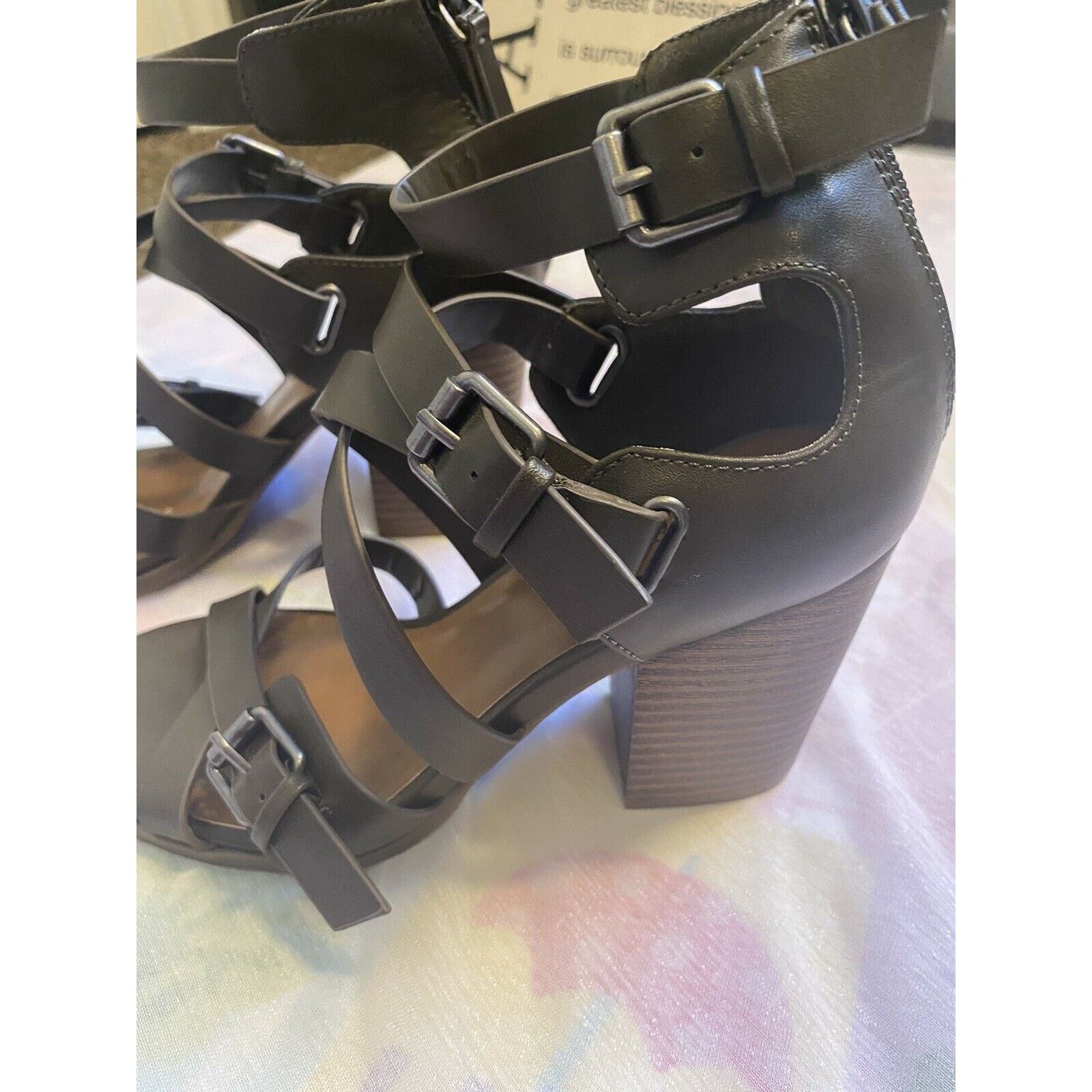 Indigo Indigo Rd Sandals Heel Olive Green Strappy Leather Open Toe Size US 6.5 / IT 36.5 - 3 Thumbnail