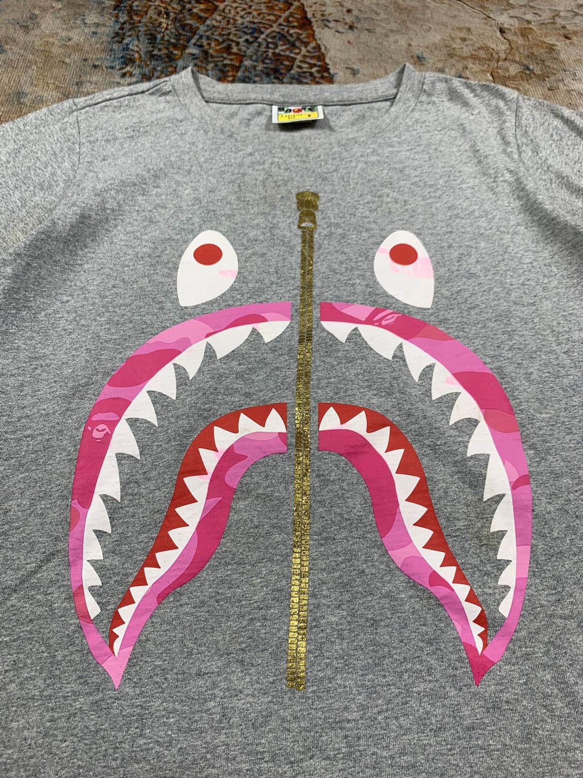 Bape Color Camo Shark Tee Size S / US 4 / IT 40 - 2 Thumbnail