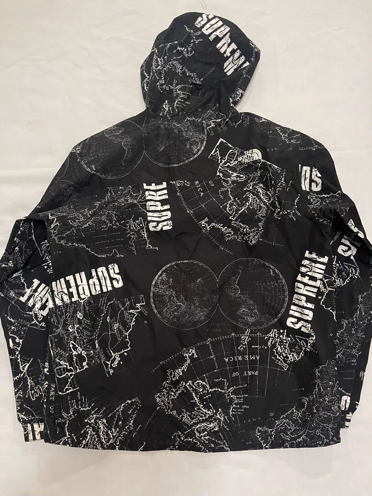 Supreme Supreme x TNF 12SS Venture Old Map Shell Jacket L Size US L / EU 52-54 / 3 - 2 Thumbnail