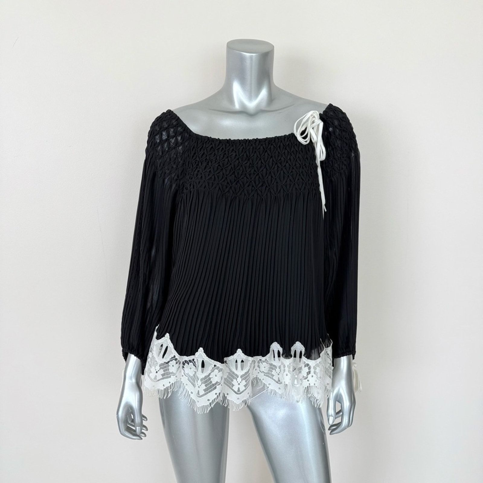 Chloe CHLOÉ Off-the-shoulder macrame women blouse size 36FR or S Size S / US 4 / IT 40 - 1 Thumbnail