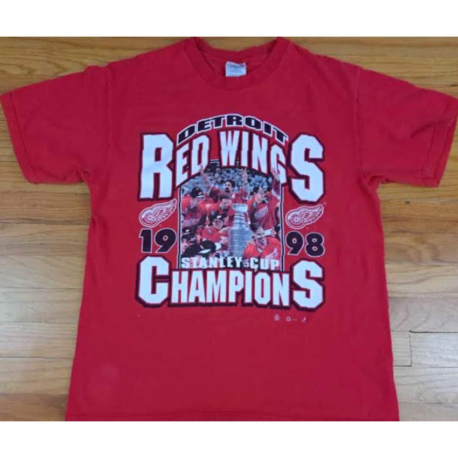 Hanes VINTAGE Deroit Red Wings 1998 Stanley Cup Photo Print T-Shirt Hanes Large Size US L / EU 52-54 / 3 - 5 Thumbnail