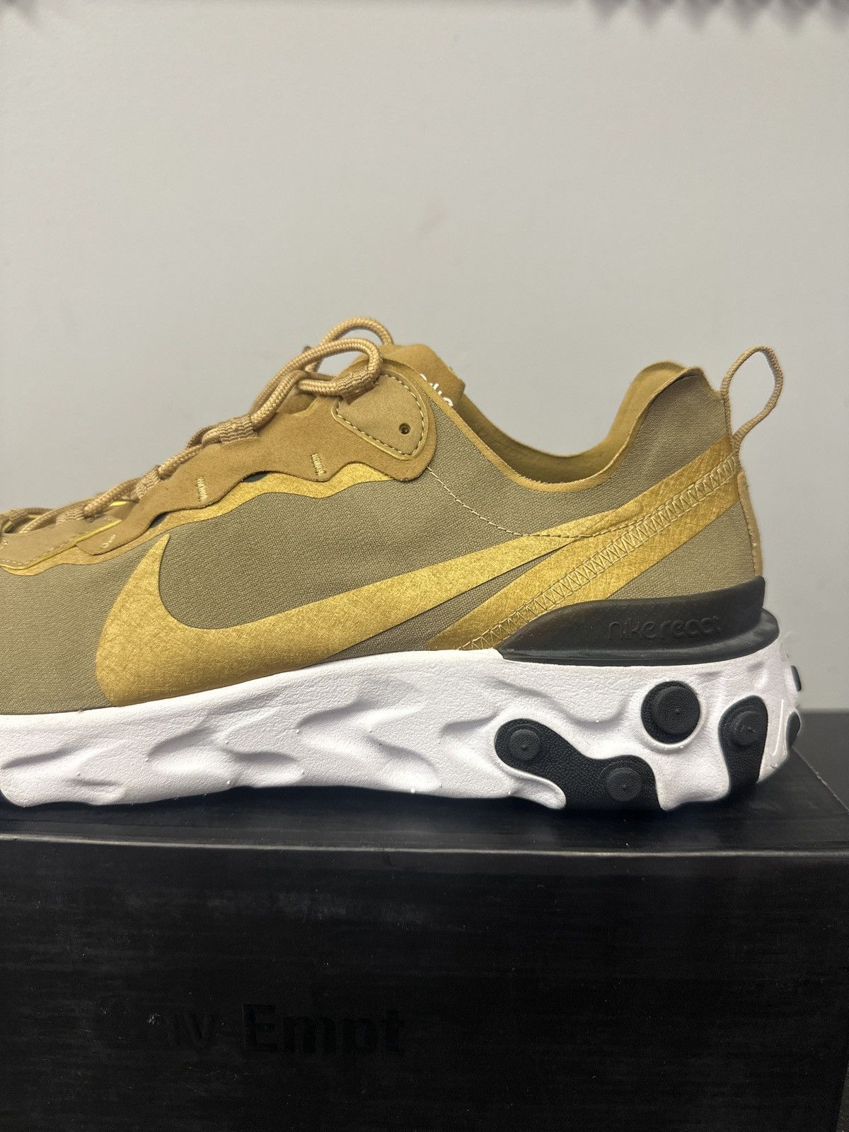 Nike Size 14 - Nike React Element 55 Metallic Gold Men's Running Size US 14 / EU 47 - 7 Thumbnail