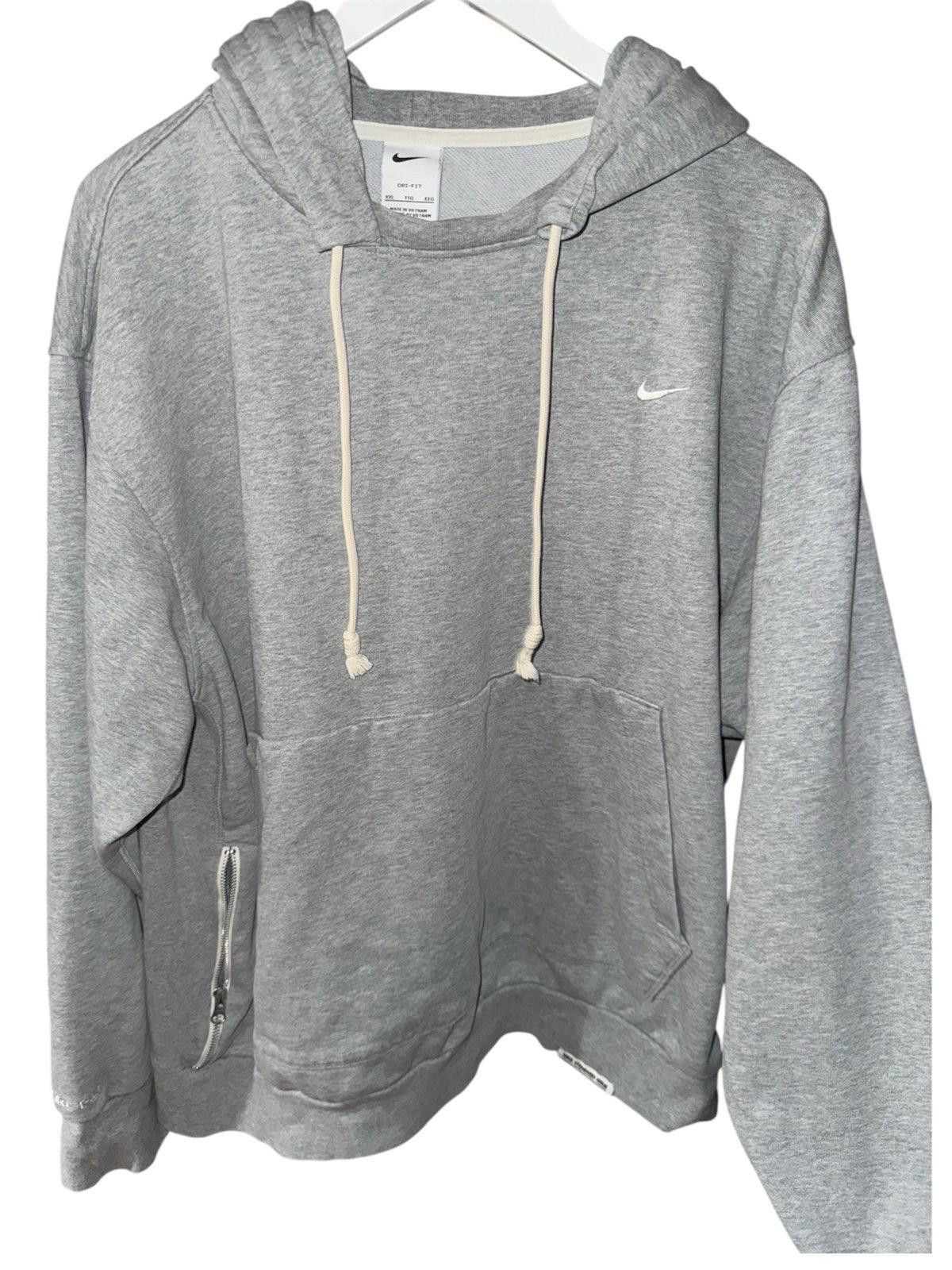 Nike Standard Issue Men