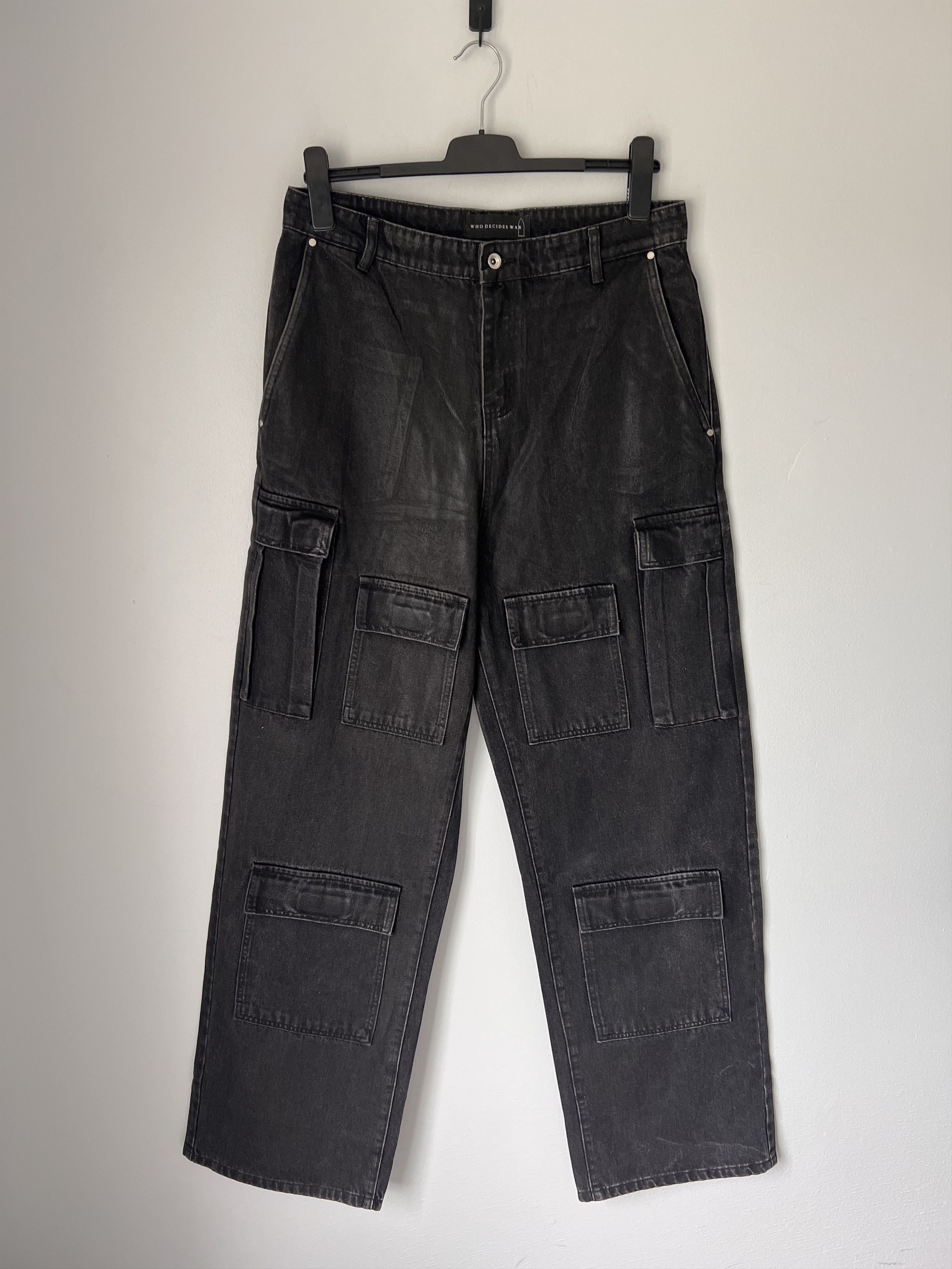 Who Decides War Who Decides War Waxed Cargo Pants in Black Size US 34 / EU 50 - 1 Thumbnail