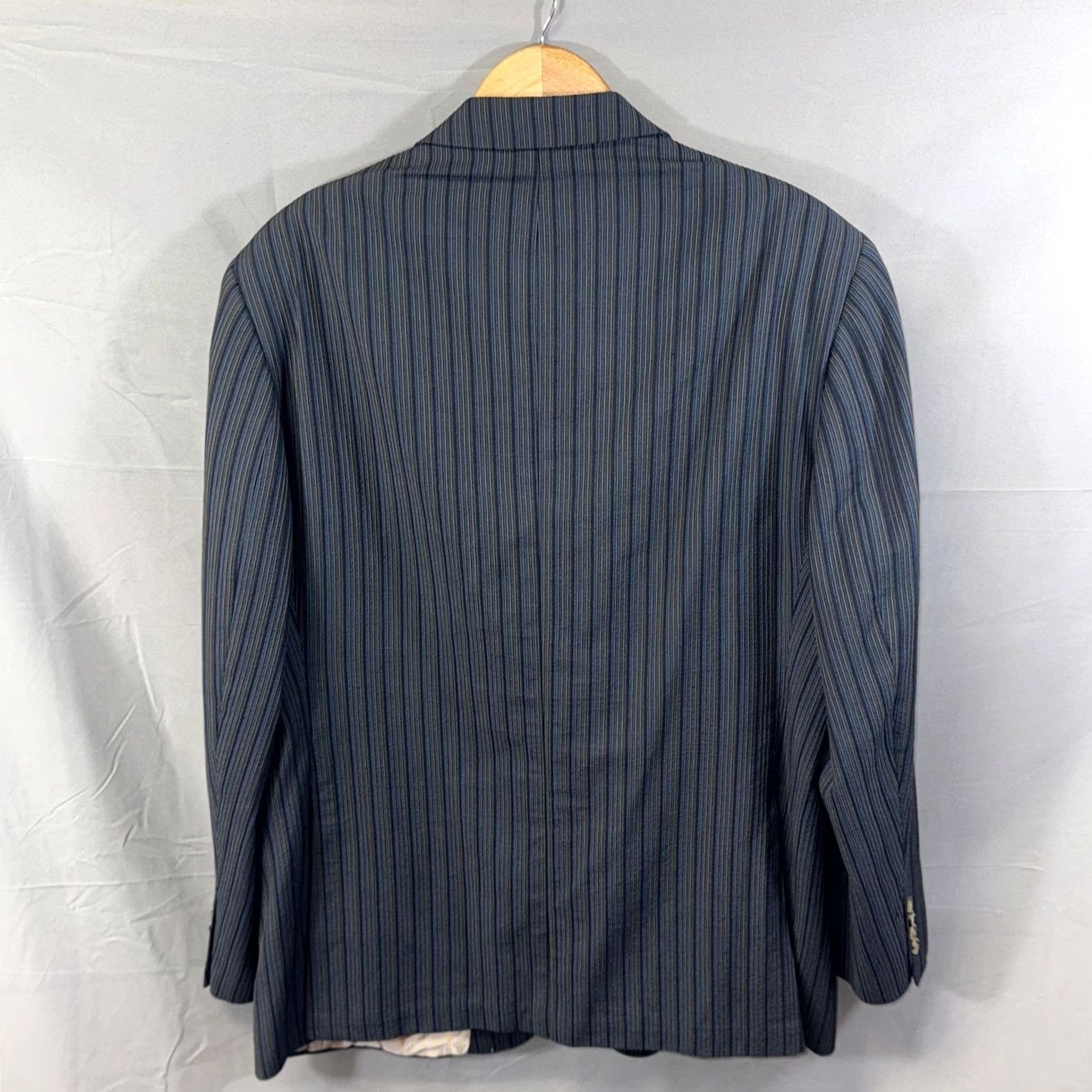 Jack Victor VINTAGE Jack Victor Prossimo Blazer Mens 46R Blue Pinstripe Sport Coat Gold Buttons Jacket/Coat Advanced Two-Button Notch Lapel 46 Regular Mens Size 46R - 2 Thumbnail