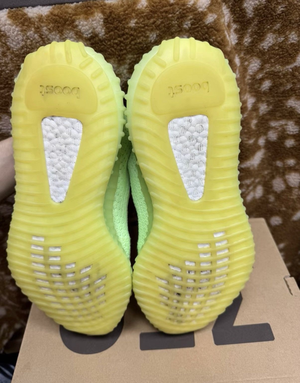 Adidas Adidas Yeezy 350 Glow EG5293 K37 Size US 9 / EU 42 - 4 Thumbnail