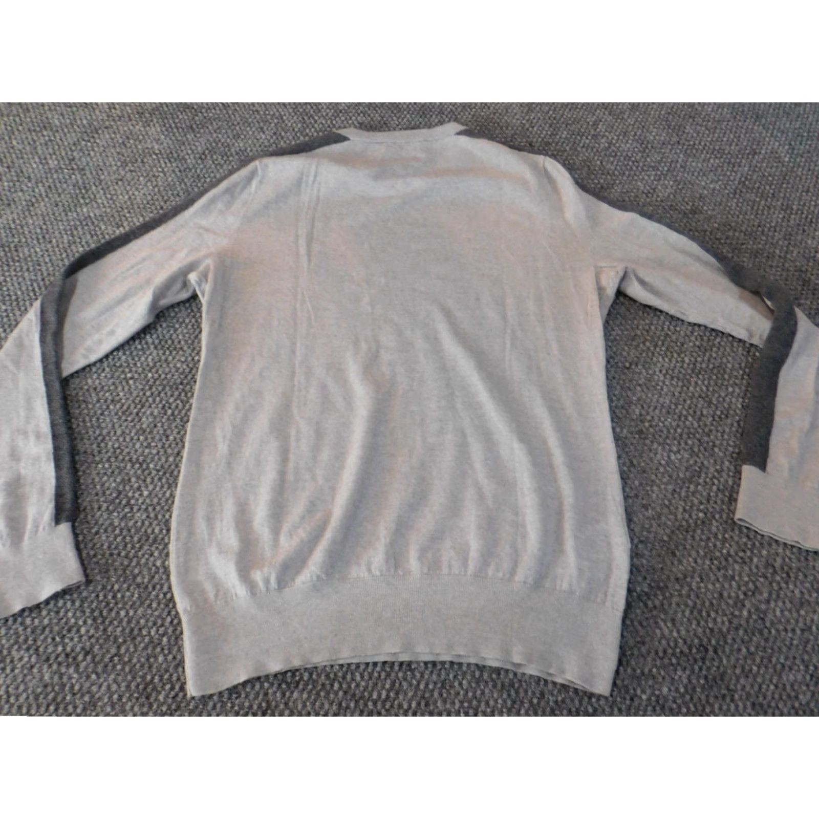 Vince Vince Sweater Womens M gray V-Neck Wool Pullover Solid Chunky-Knit Long Sleeve Regular Modern All Seasons Mens? Girls? Wait. Size M / US 6-8 / IT 42-44 - 7 Thumbnail