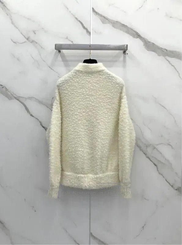 Chanel Chanel Cream Alpaca Wool Long Sleeve Cardigan . Size S / US 4 / IT 40 - 2 Thumbnail