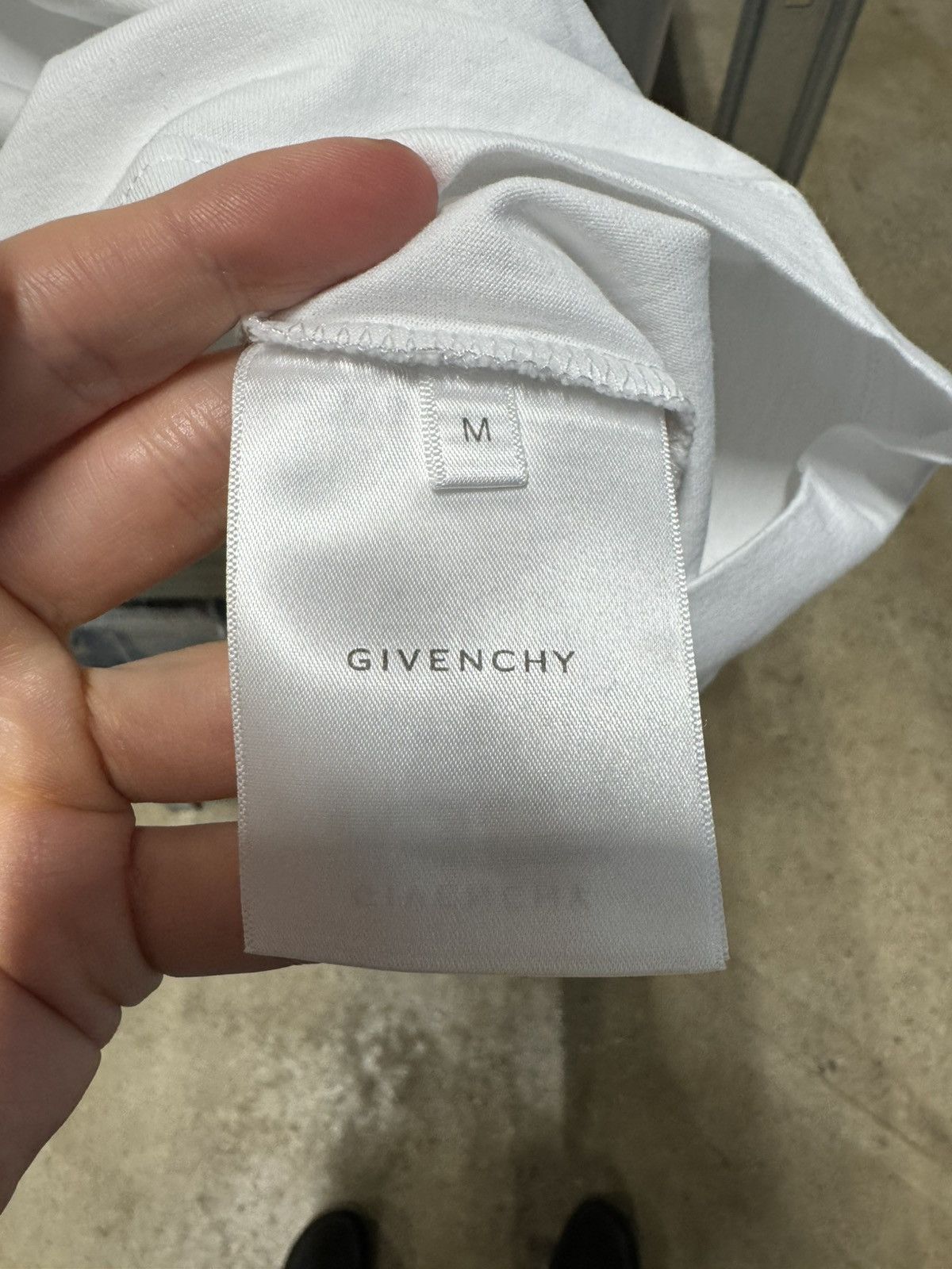 Givenchy Givenchy Logo T-Shirt NEW 600$ Size US M / EU 48-50 / 2 - 3 Thumbnail