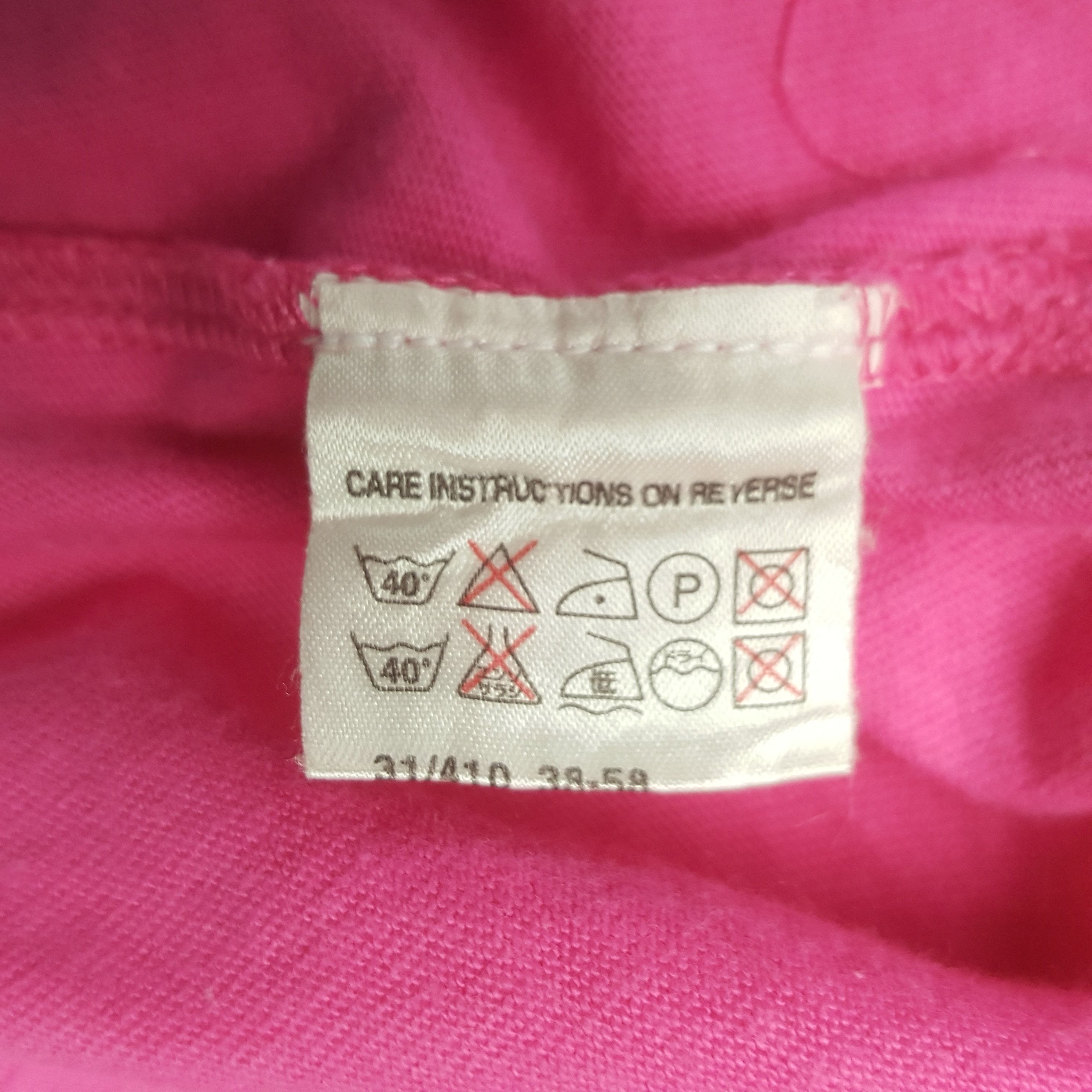 Gucci Vintage Gucci Big Logo Tshirt Size US M / EU 48-50 / 2 - 7 Thumbnail