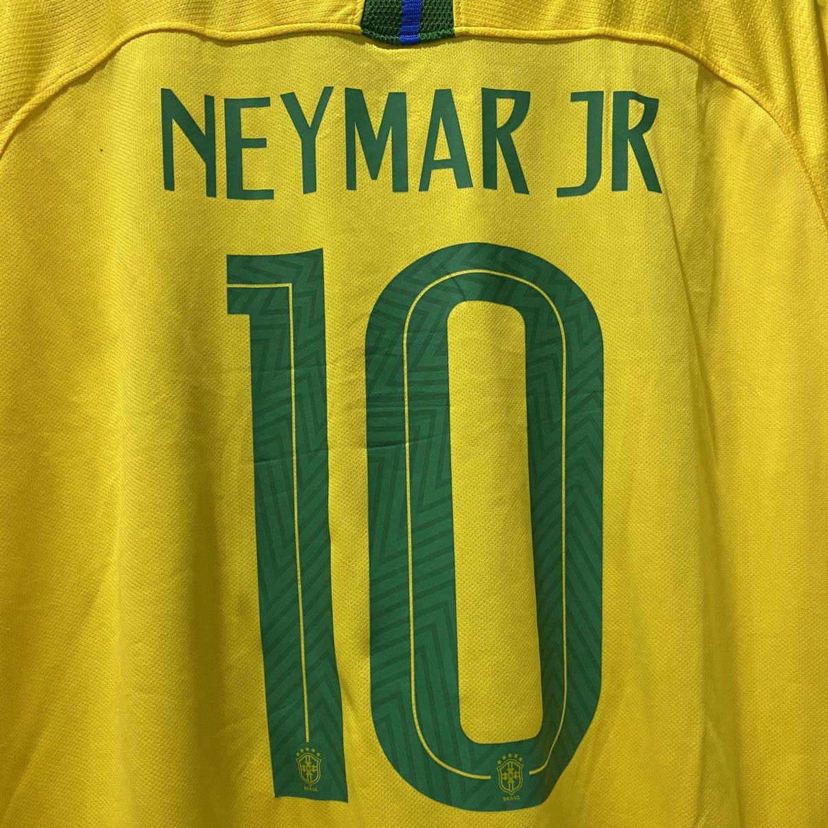 Nike 2018 Brazil Neymar Home Kit NWT Size US L / EU 52-54 / 3 - 14 Thumbnail