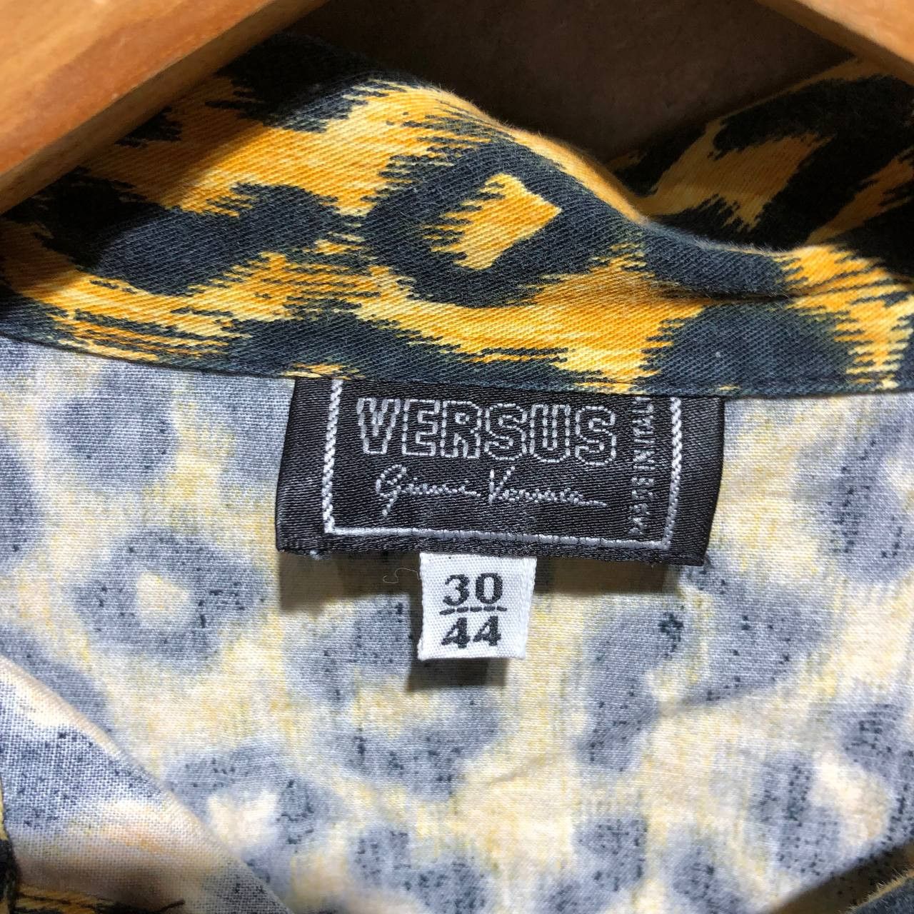 Versus Versace Versace Versus Leopard print button down long sleeves Size US M / EU 48-50 / 2 - 12 Thumbnail