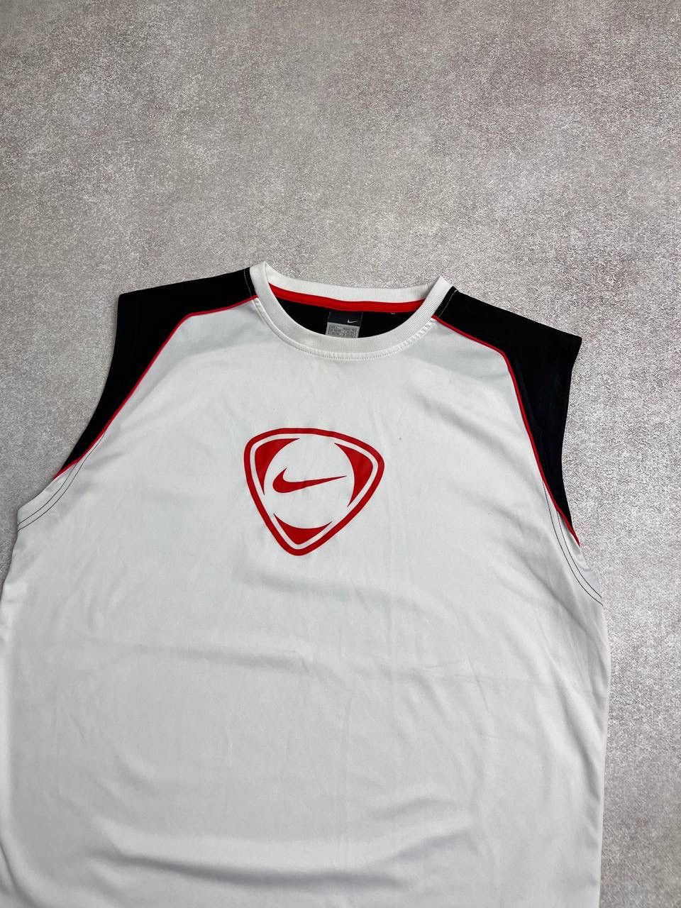 Nike Vintage Nike Swoosh Tank Top Y2K L Size US L / EU 52-54 / 3 - 3 Thumbnail