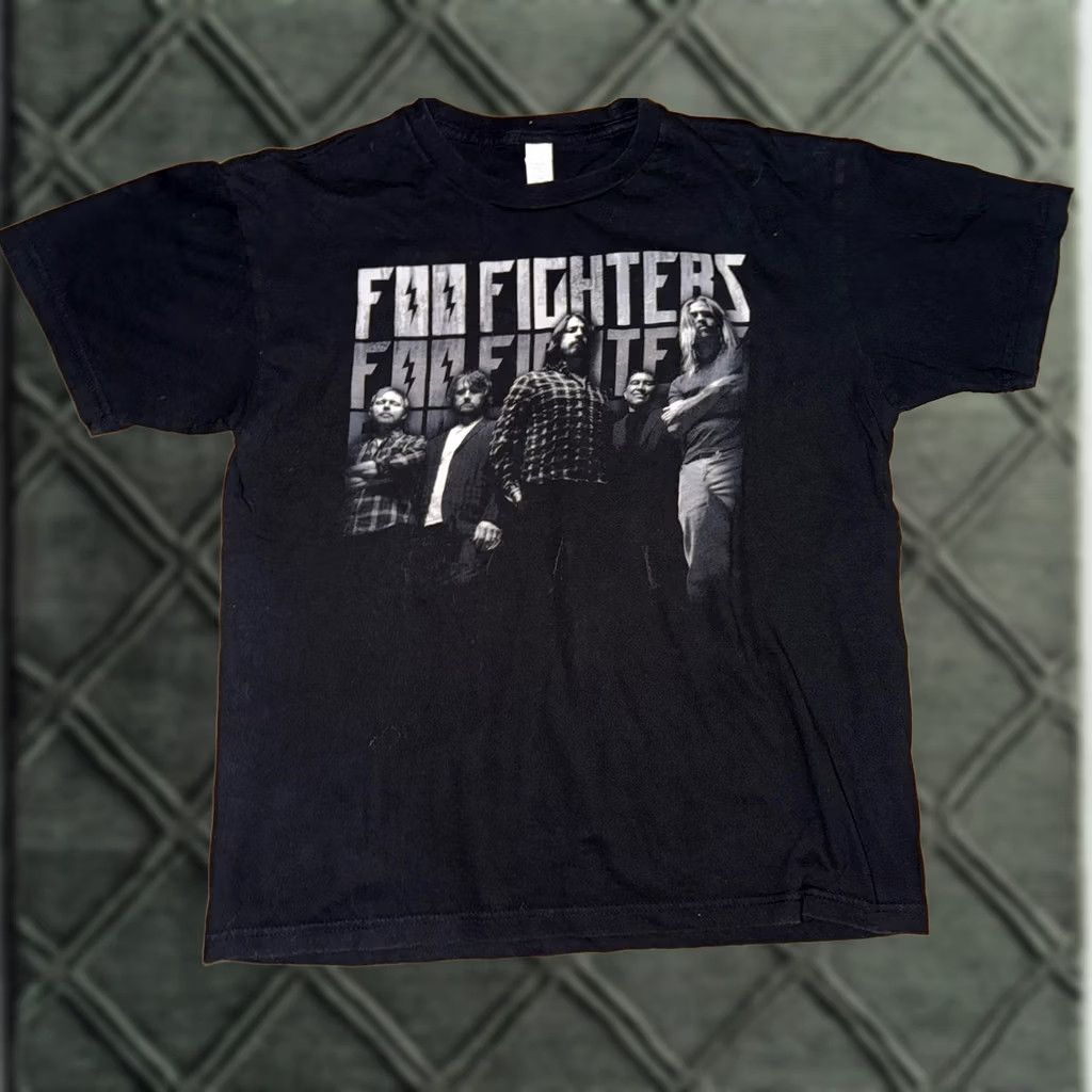 Tultex Foo Fighters Tour 2011 Band Shirt Tultex Size M Black Men Short Sleeve Tee Shirts Size US M / EU 48-50 / 2 - 1 Thumbnail