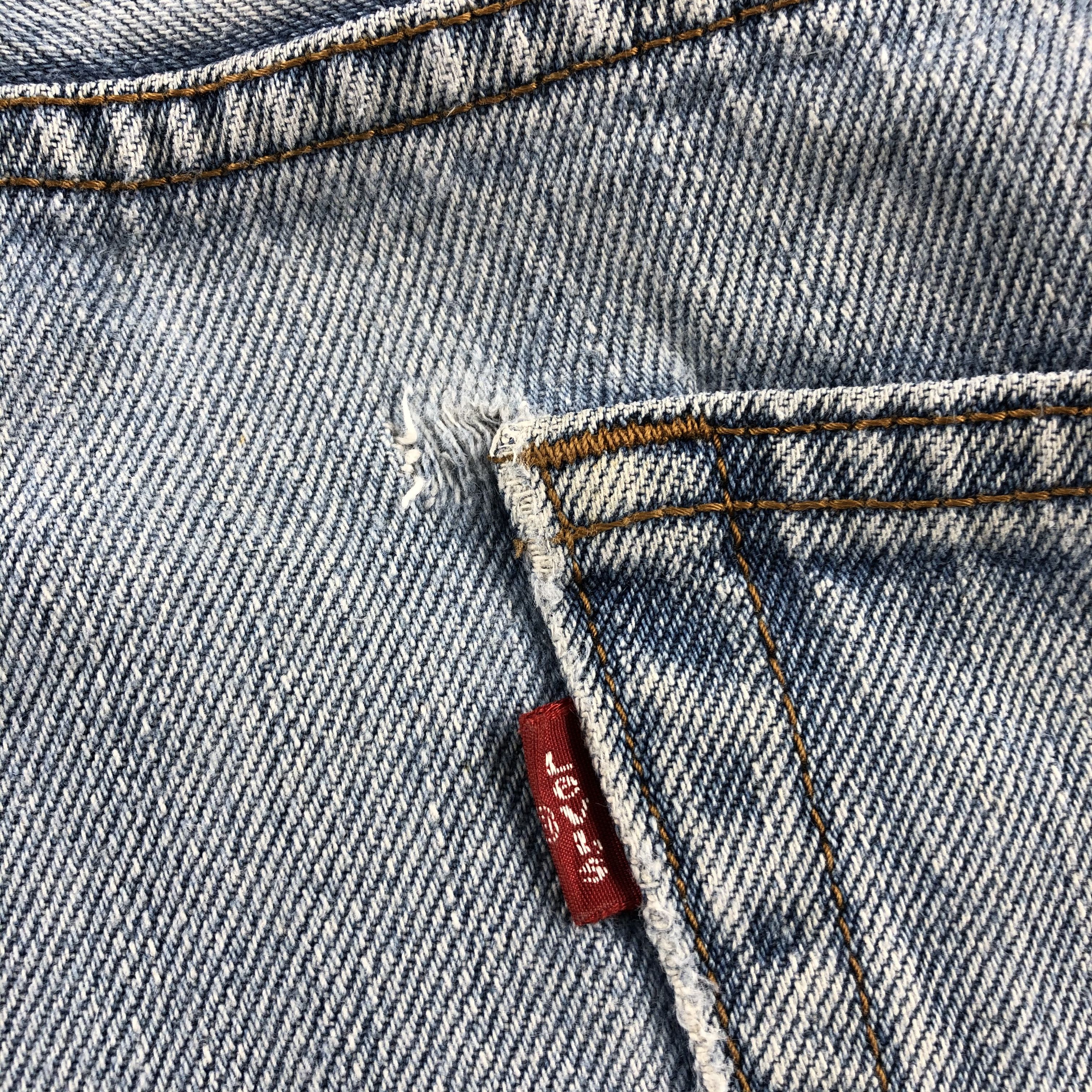 Levi's Vintage Blue Wash Levis 505 Jeans-J2443 Size US 35 - 8 Thumbnail