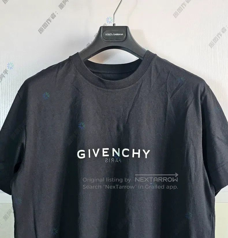 Givenchy Givenchy Short-sleeve T-shirt black reverse printed logo Size US XL / EU 56 / 4 - 2 Thumbnail