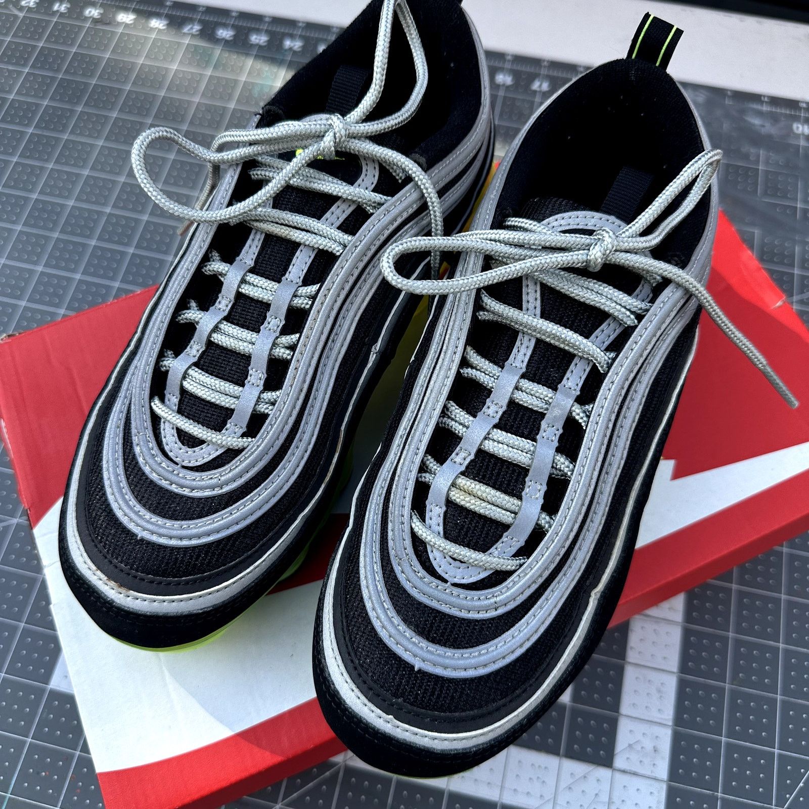 Nike Nike Air Vapormax 97 Size US 6.5 / EU 39-40 - 2 Thumbnail