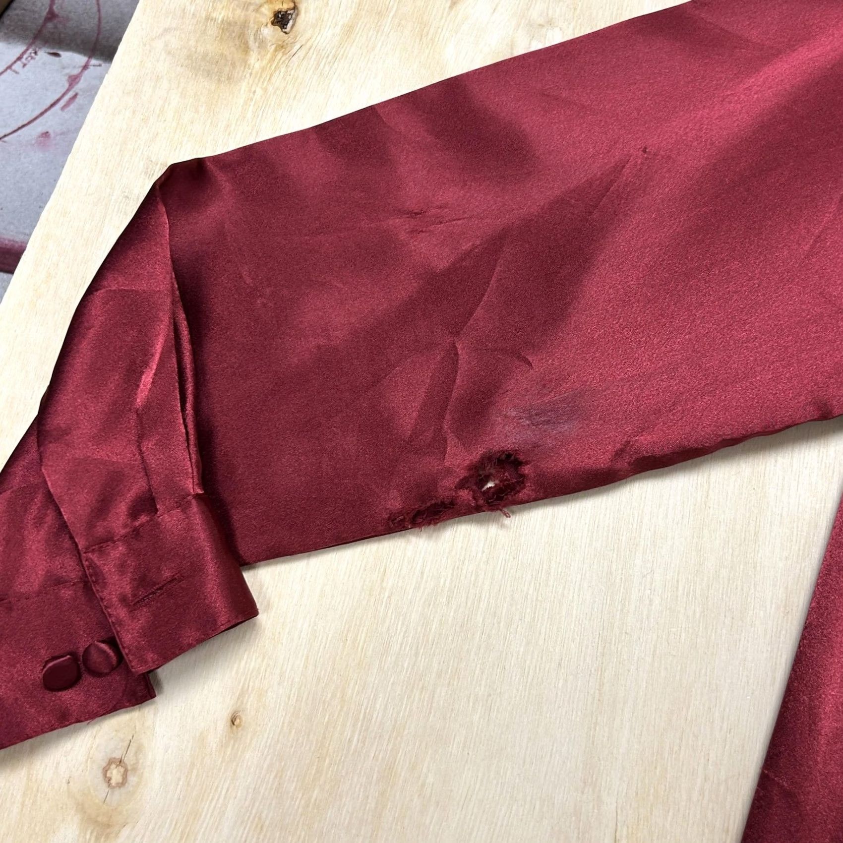 Worthington VINTAGE Worthington Blouse Womens 8P Red High Neck Button Front Long Sleeve Satin Polyester Litlle Frayed Sleeve Details Ladies Menopause? Size M / US 6-8 / IT 42-44 - 4 Thumbnail