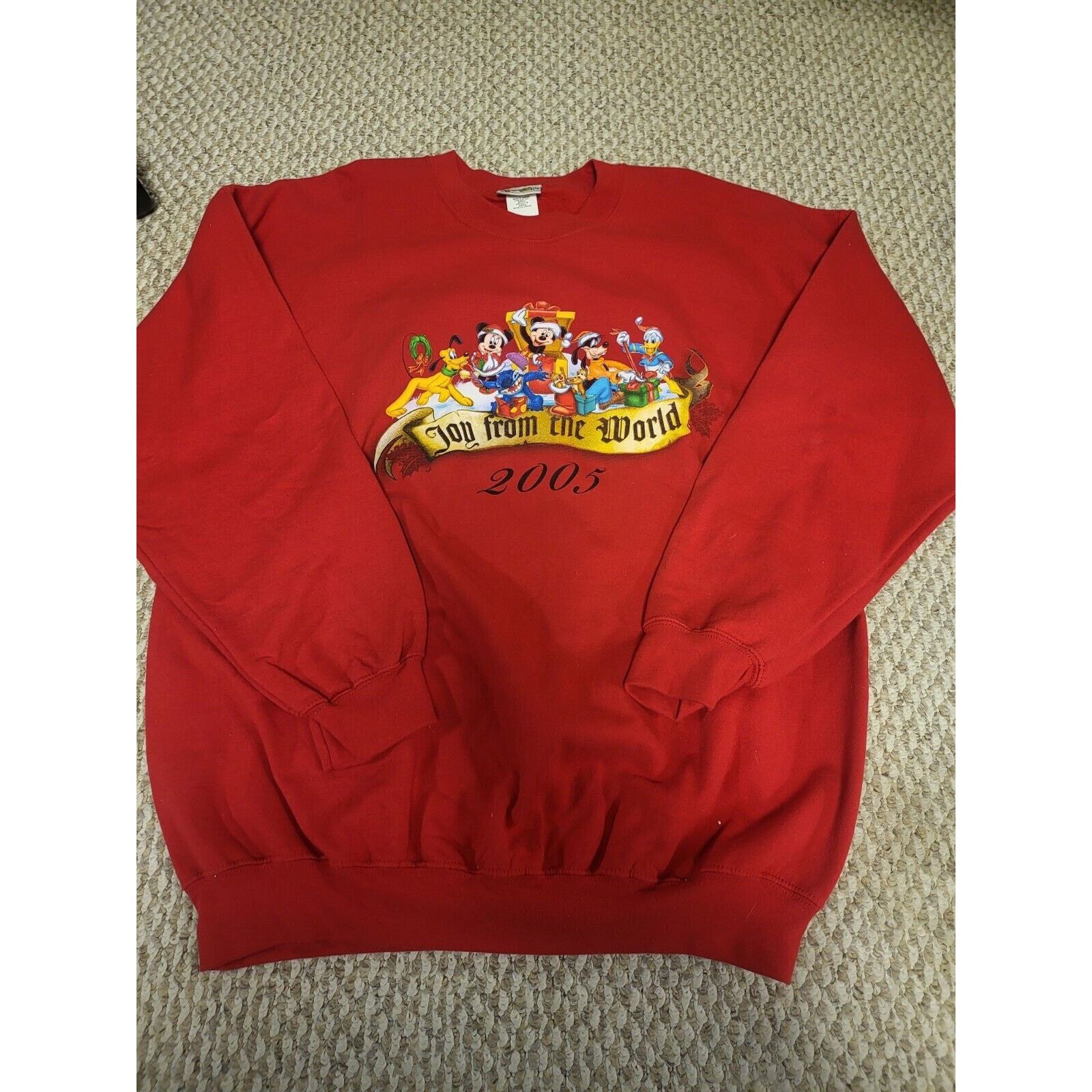 Disney Disney Joy From The World 2005 Red Size 2XL Crew neck Size US XXL / EU 58 / 5 - 1 Thumbnail