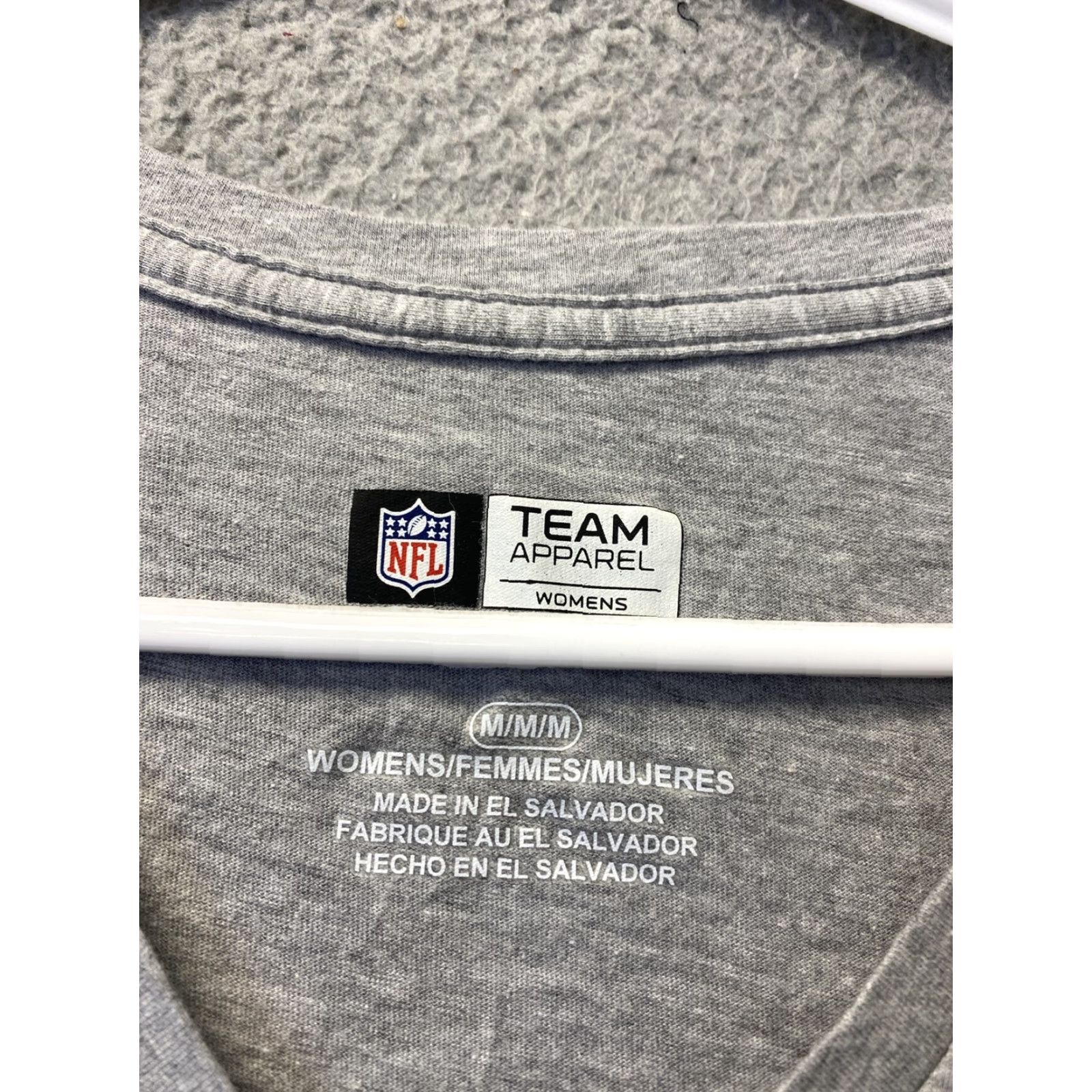 NFL Denver Broncos T shirt Women M Heather Grey V Neck Short Sleeve /110-27 Size M / US 6-8 / IT 42-44 - 3 Thumbnail