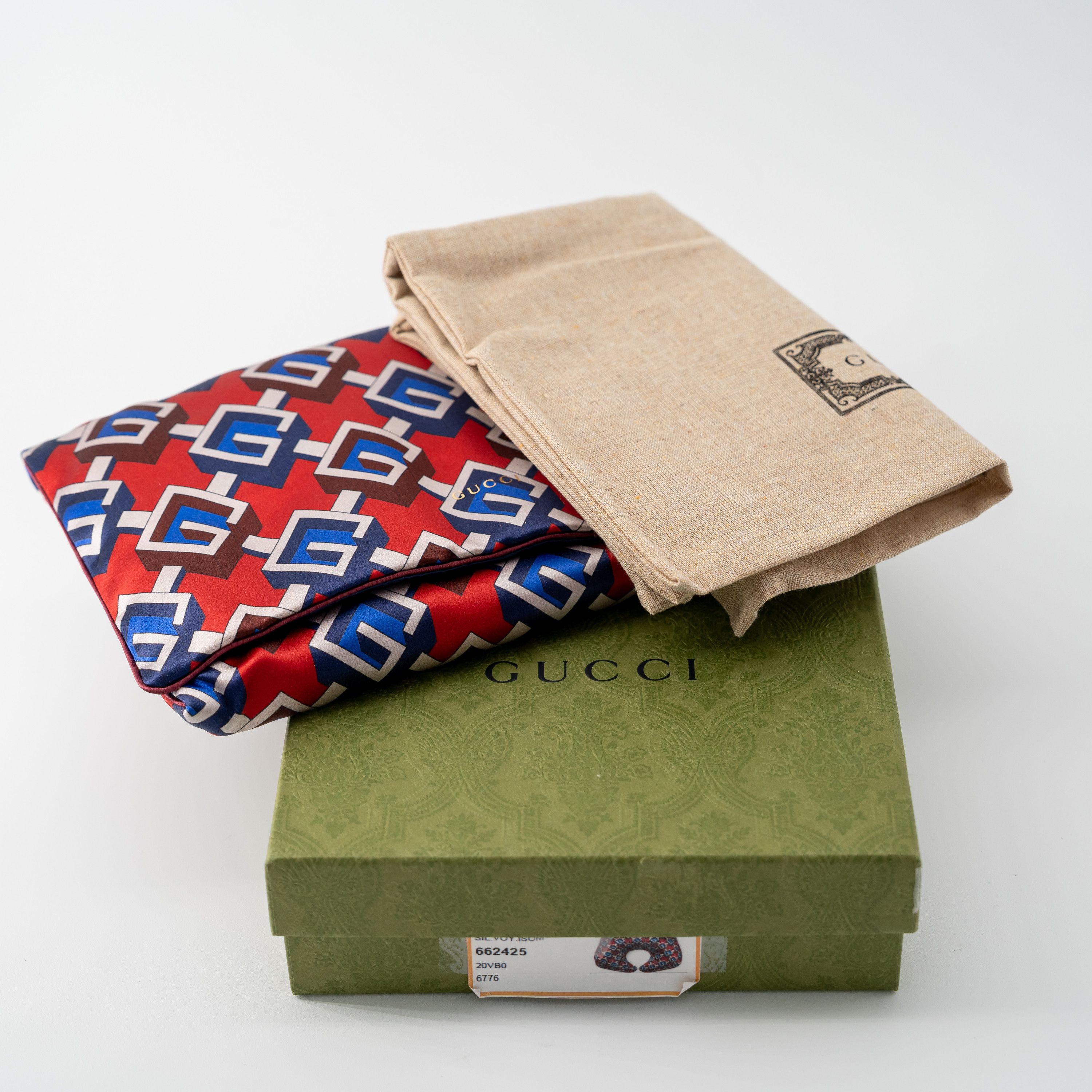Gucci Gucci Travel Inflatable Neck Pillow Geometric G Red Blue Size ONE SIZE - 7 Thumbnail