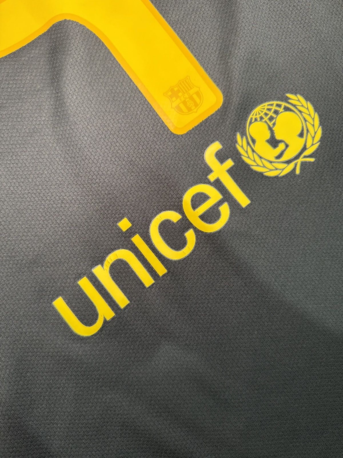 Nike Barcelona 2011/12 fabregas #4 away jersey Size US M / EU 48-50 / 2 - 4 Thumbnail