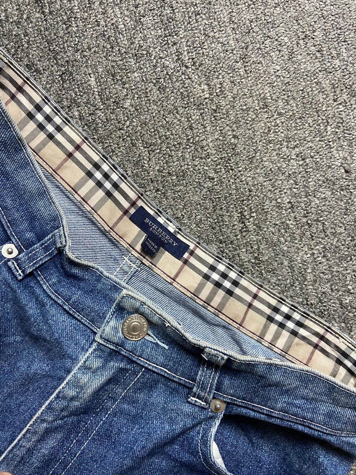 Burberry × Designer × Vintage Vintage Burberry London Nova Check Jeans (128) Size US 29 - 3 Thumbnail