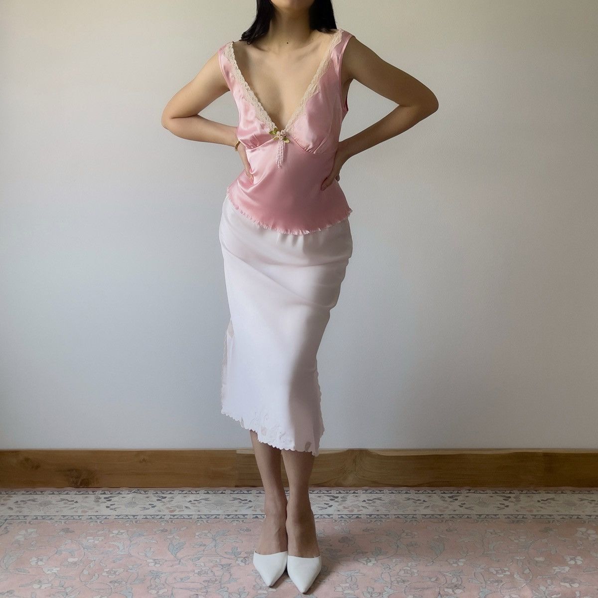 Victoria's Secret Romantic Pink Satin Top (Medium) Size M / US 6-8 / IT 42-44 - 7 Thumbnail