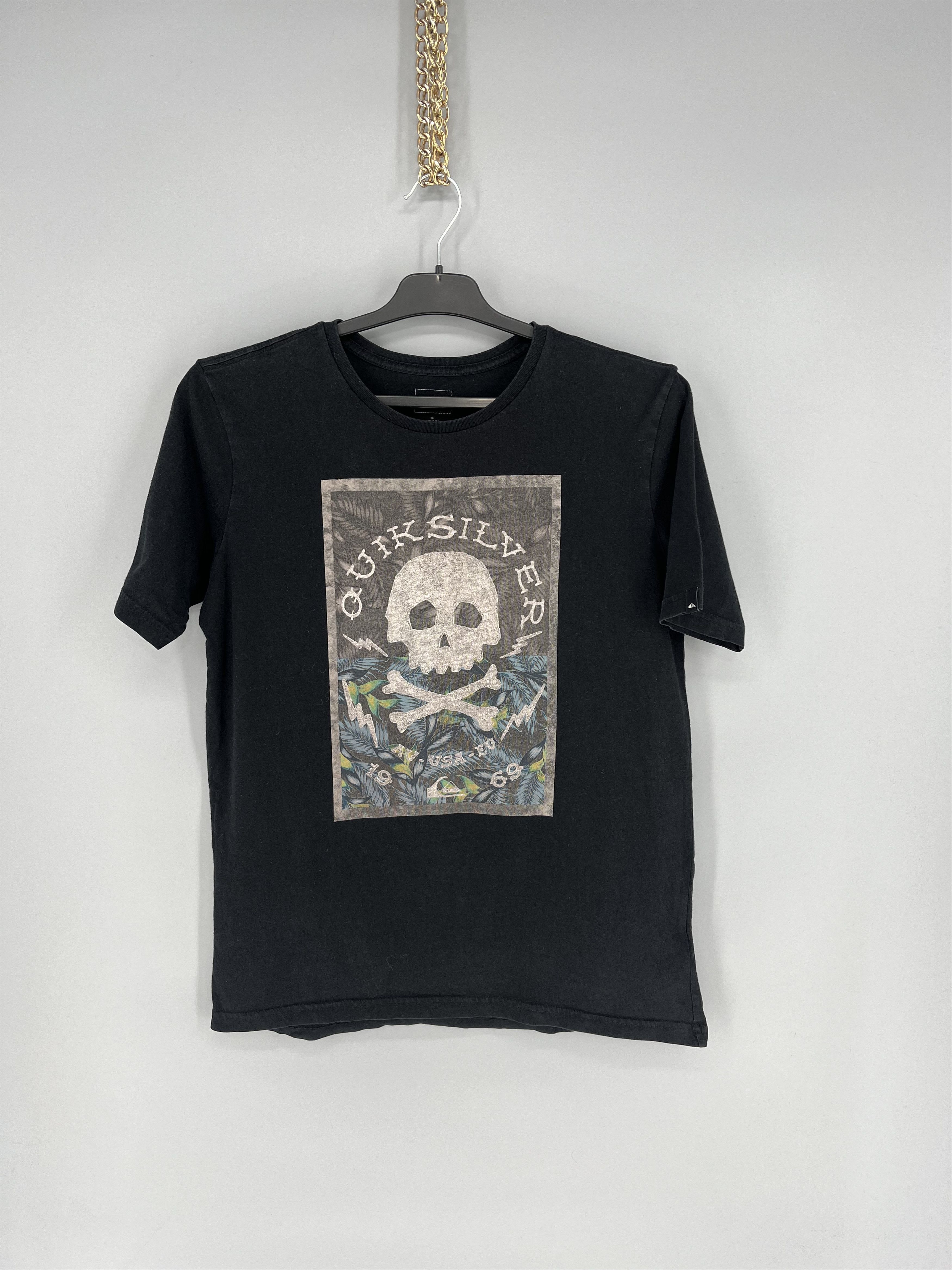 Quiksilver VTG Y2K Quiksilver Skull Logo Punk Design Surf Skate Tees Size US S / EU 44-46 / 1 - 1 Thumbnail