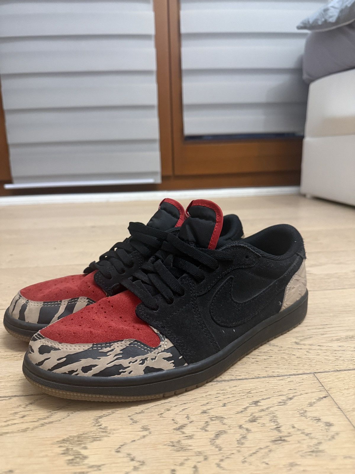Nike Jordan 1 Retro Low OG SP Size US 9.5 / EU 42-43 - 1 Thumbnail