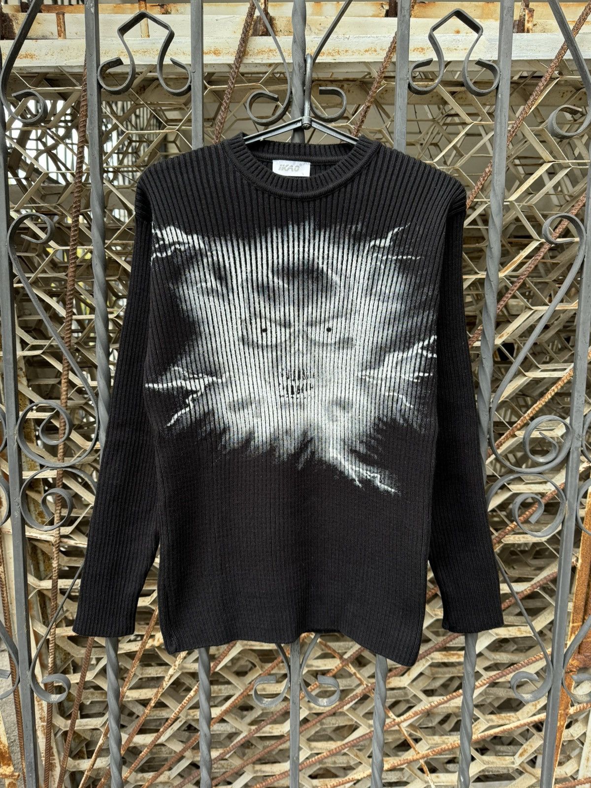Vintage Vintage Ikao Knit Sweater Skull Print y2k Size US L / EU 52-54 / 3 - 1 Thumbnail