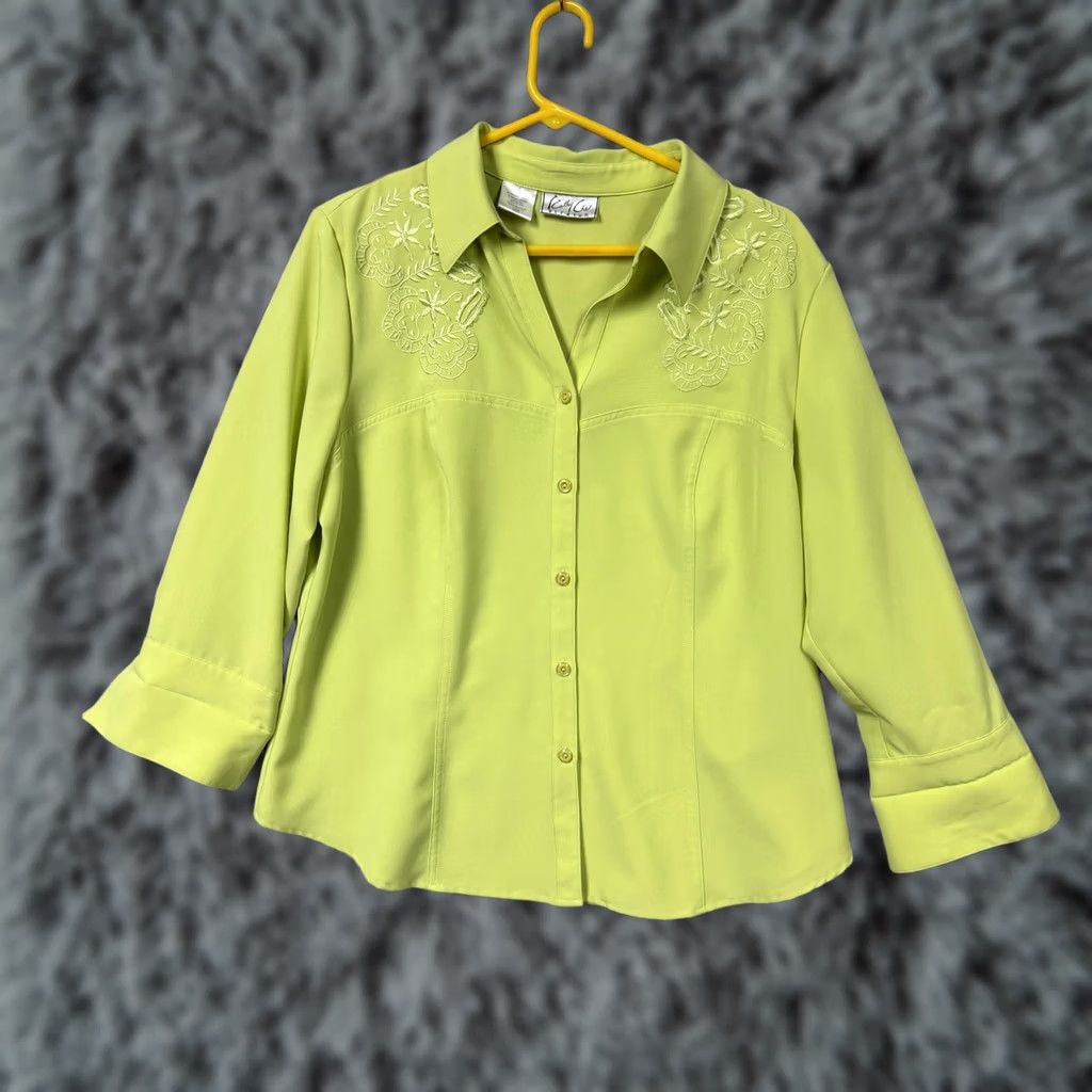 Vintage Cathy Che Top L Green Button-Up 3/4 Sleeve Embroidered Solid Casual Office Workwear 80s 90s Vintage No? Size L / US 10 / IT 46 - 1 Thumbnail