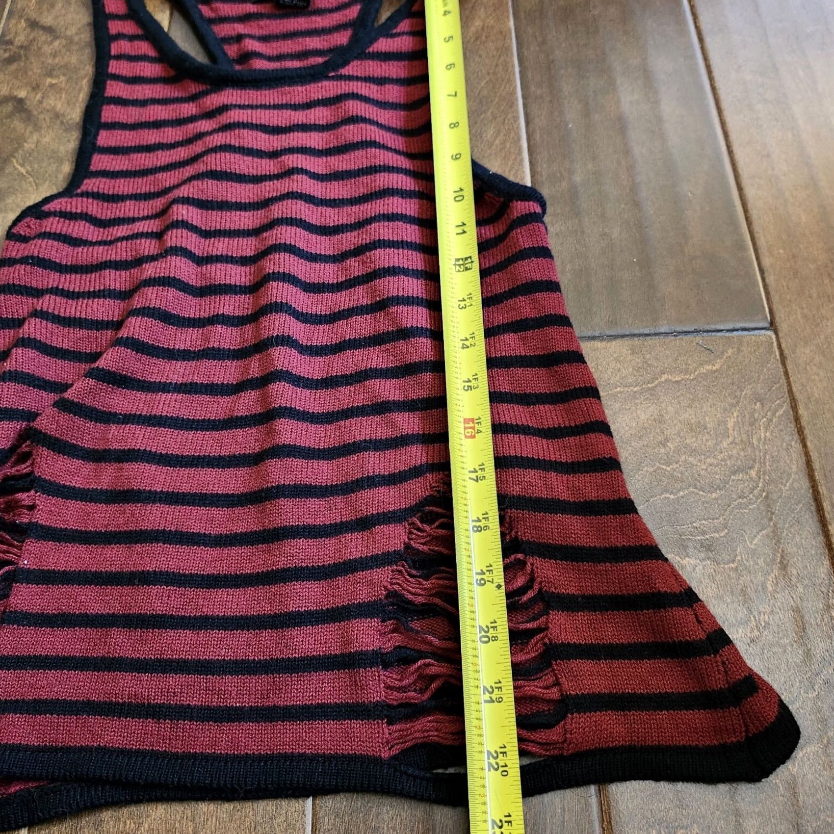 Vintage Orphan Black Tank Top Shirt XS Women Striped Limited Edition Sleeveless Pullover Black casual Summer Spring Fall Mens Womens Girls not applicable Size XS / US 0-2 / IT 36-38 - 7 Thumbnail