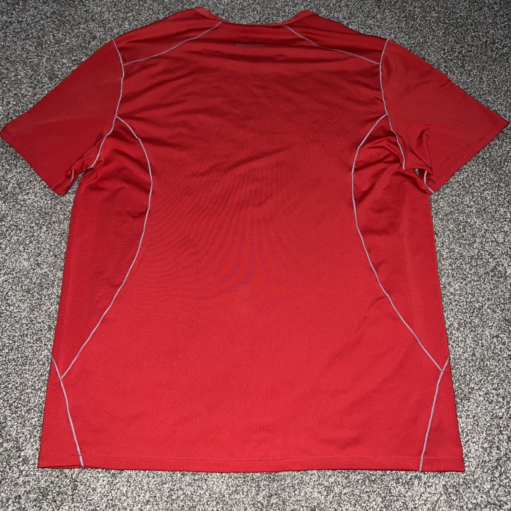 Patagonia Patagonia T-Shirt Mens Size L Red Athletic Stretchy Shirt Size US L / EU 52-54 / 3 - 4 Thumbnail